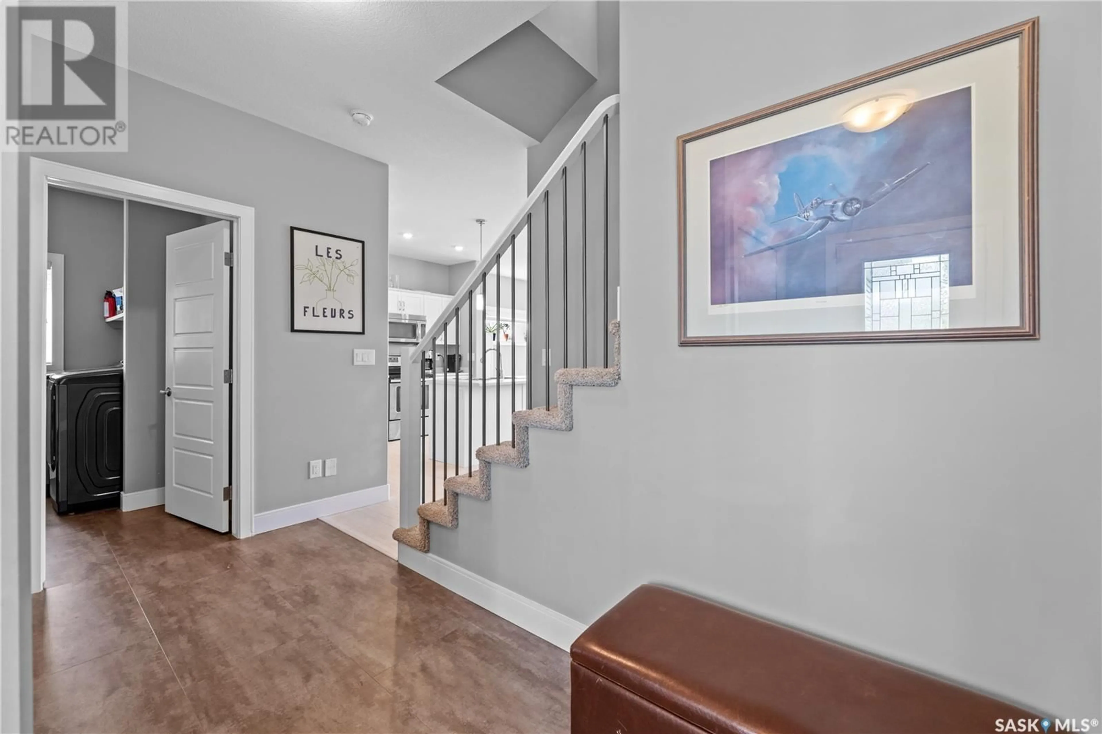 Indoor entryway for 105 COWAN CRESCENT, Martensville Saskatchewan S0K2T1