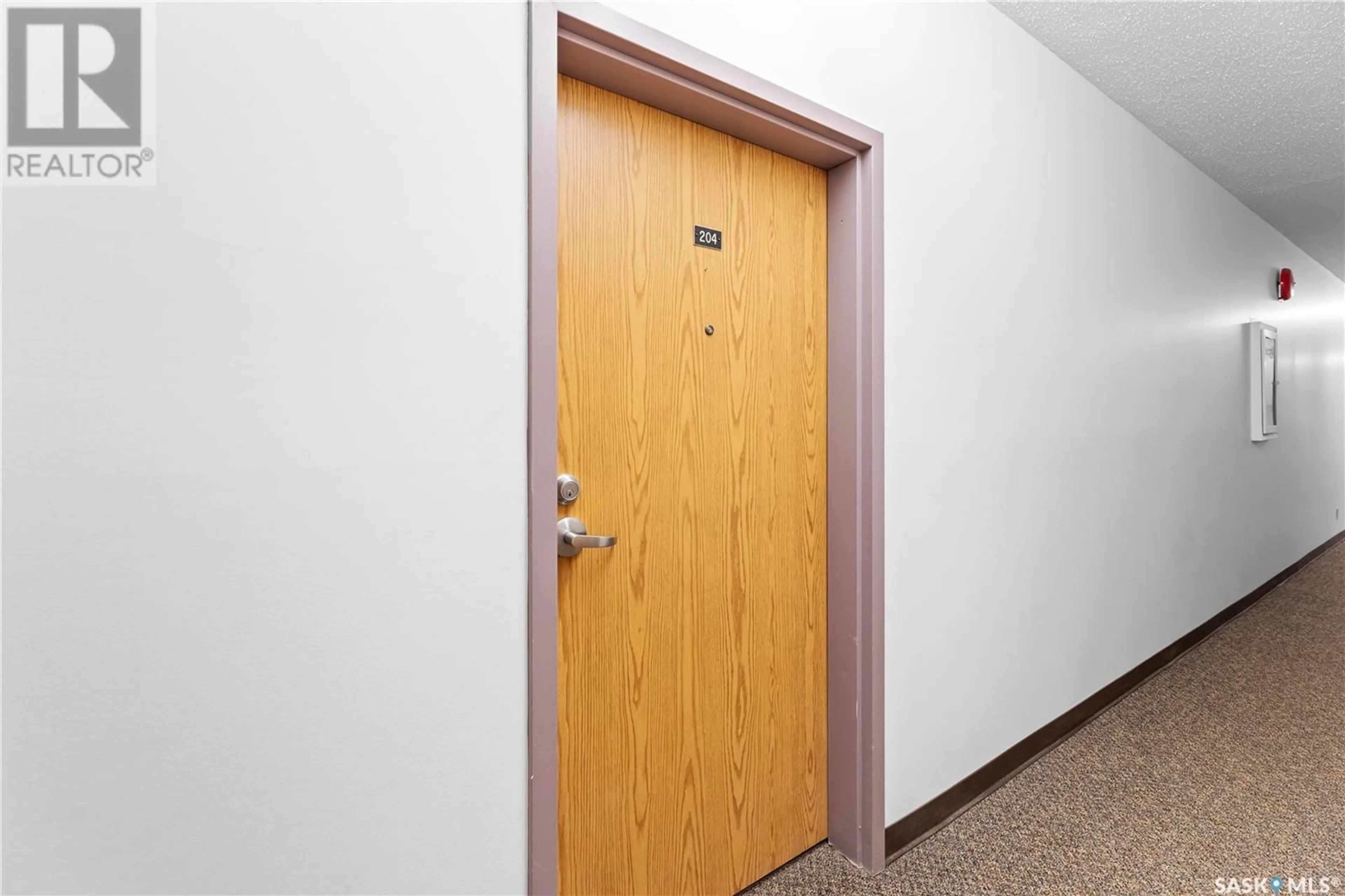 Indoor foyer for E - 204B 4040 8TH STREET, Saskatoon Saskatchewan S7H5L4