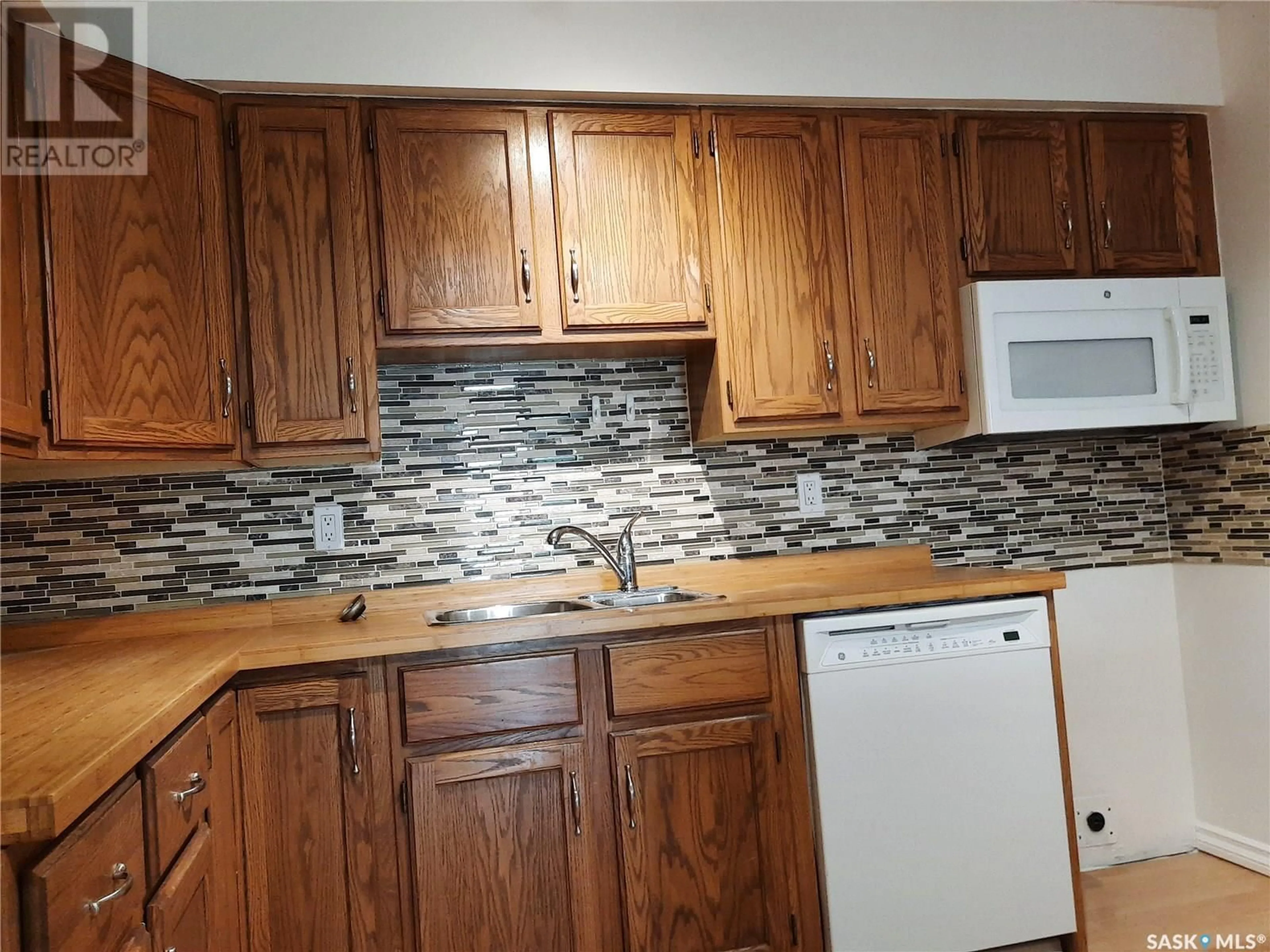 Standard kitchen, unknown for 204 - 2237 MCINTYRE STREET, Regina Saskatchewan S4P2S1