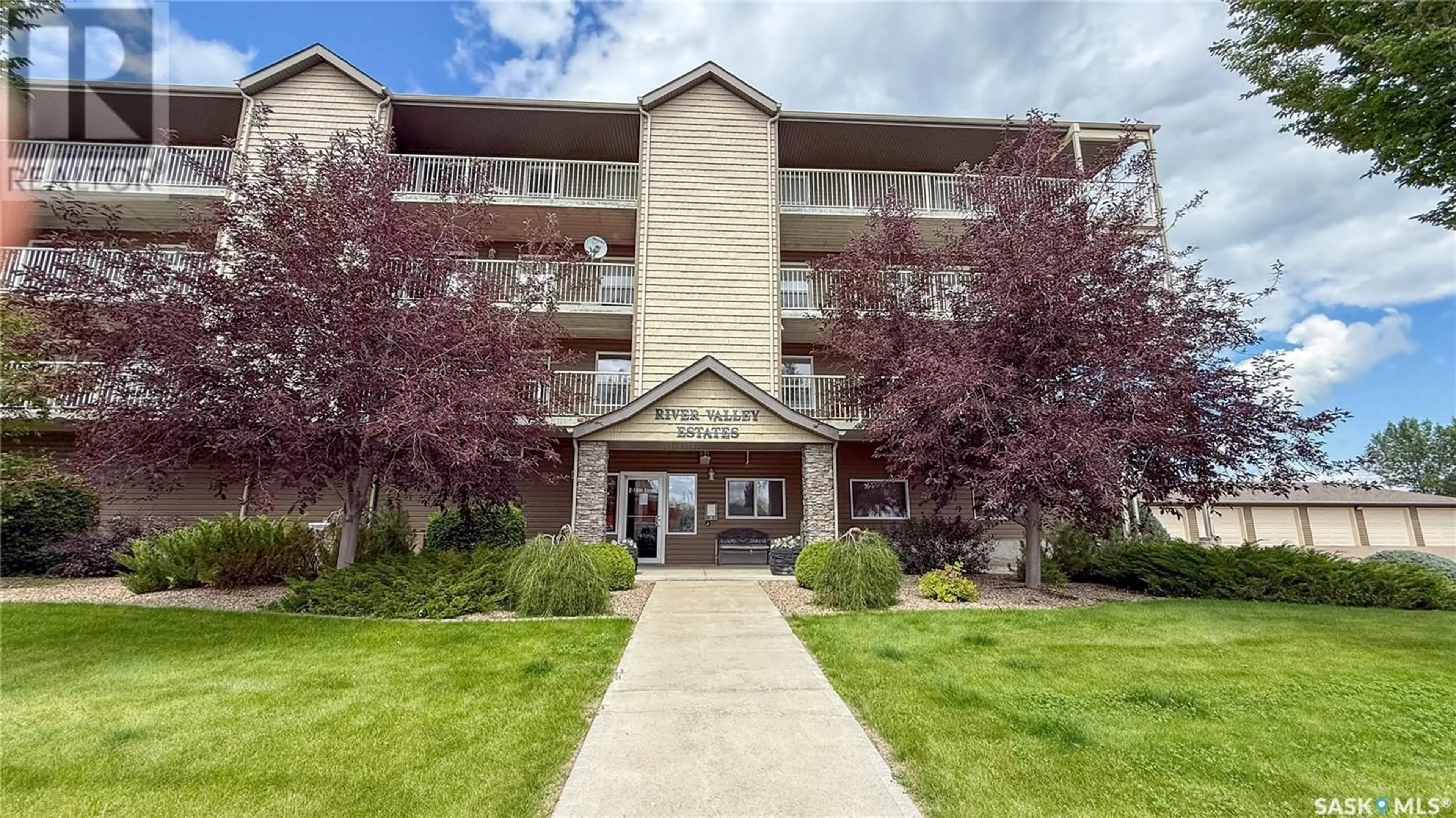Indoor foyer for 18th - 2 206 STREET, Battleford Saskatchewan S0M0E0