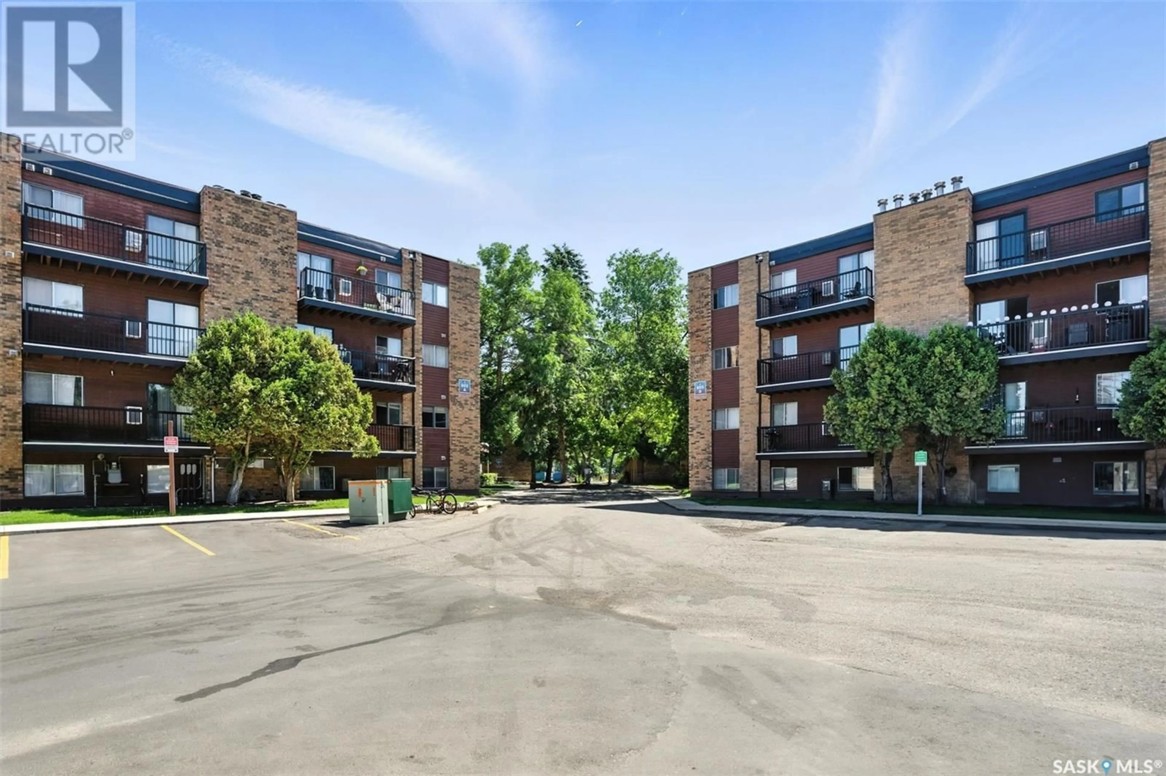 Patio, unknown for 802C - 106 KINGSMERE BOULEVARD, Saskatoon Saskatchewan S7J4B7
