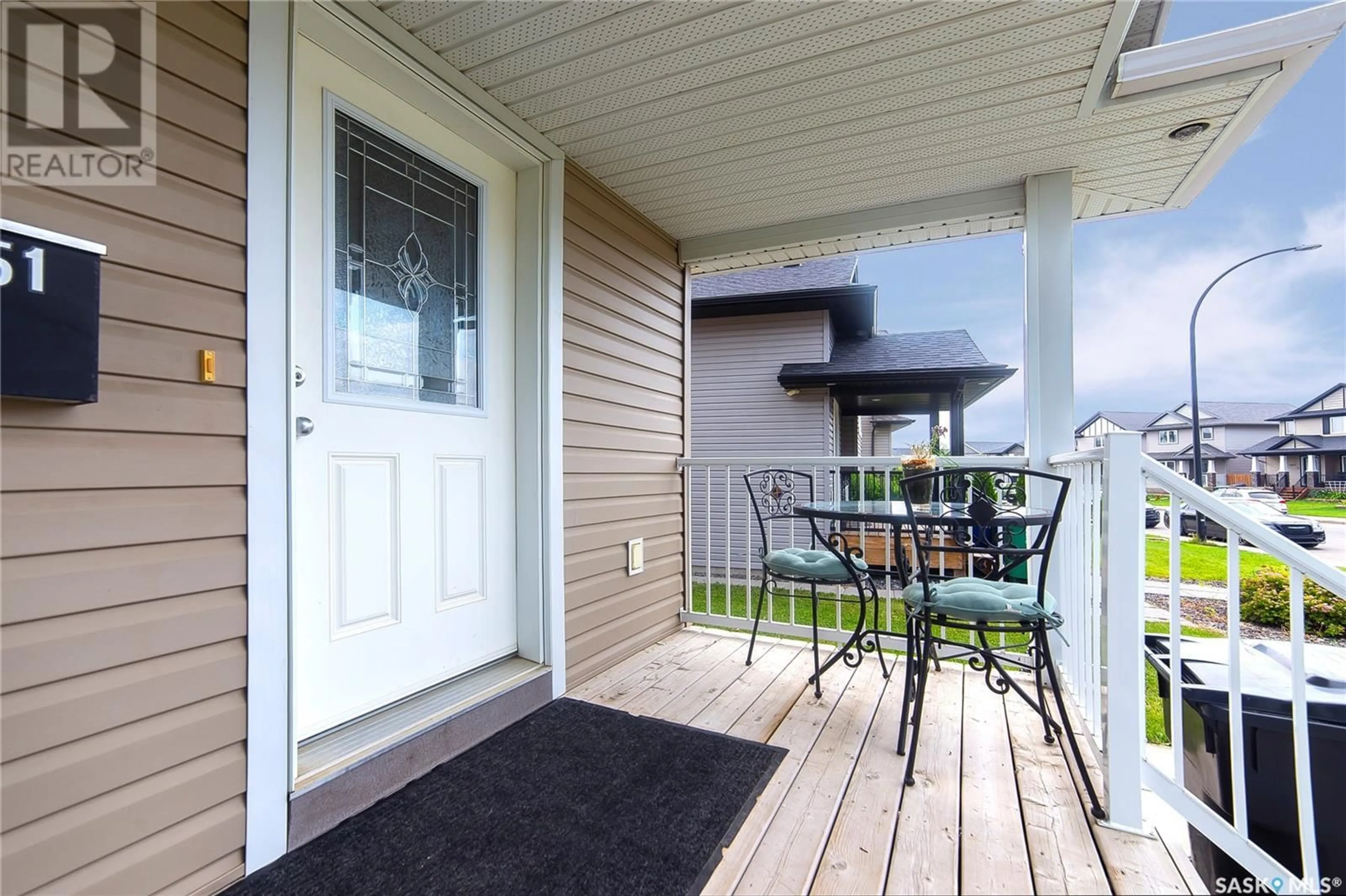 Patio, street for 651 HAMPTON CIRCLE, Saskatoon Saskatchewan S7R0K1