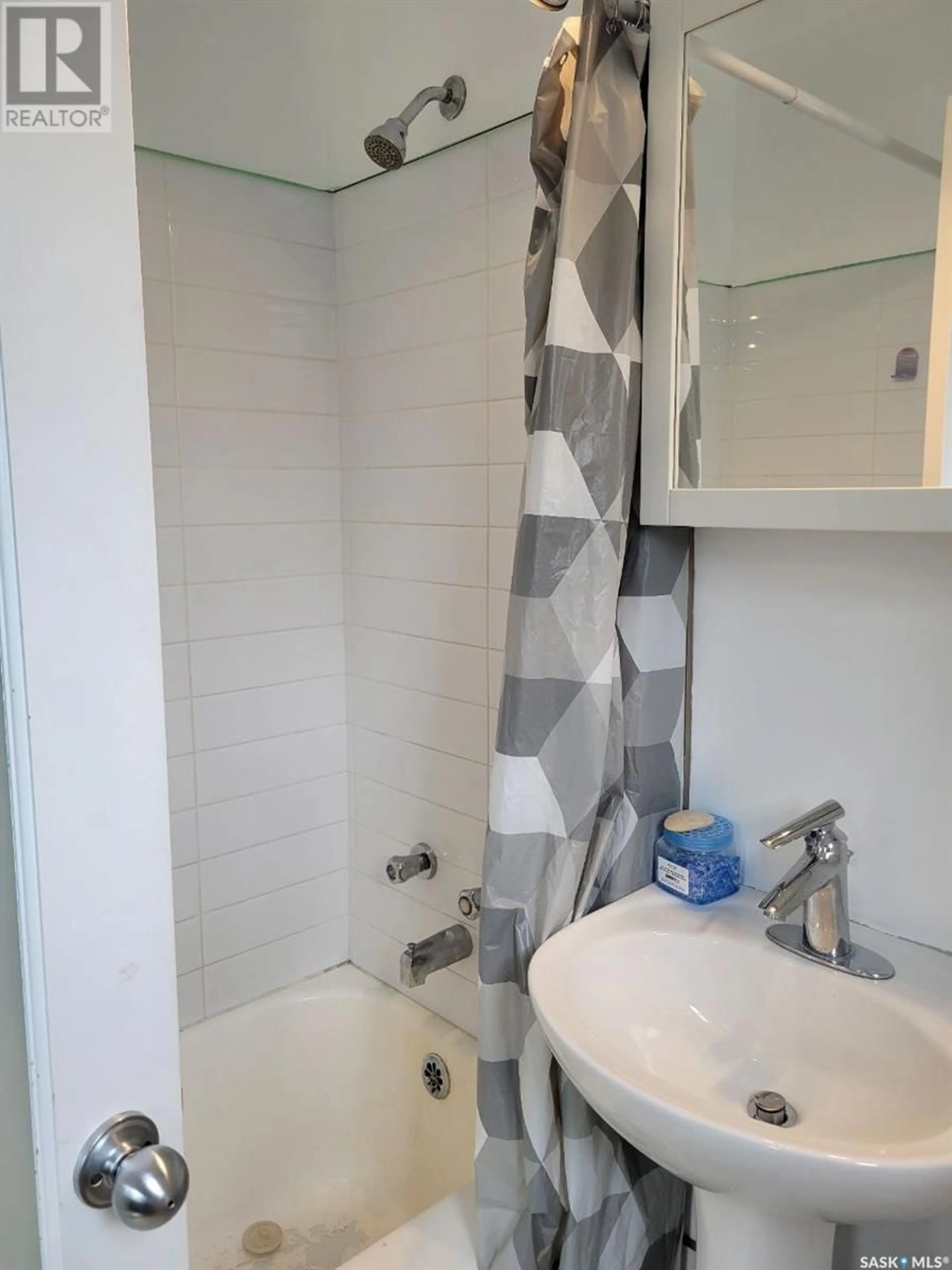 Standard bathroom, unknown for N - 41 400 4TH AVENUE, Saskatoon Saskatchewan S7K2M3