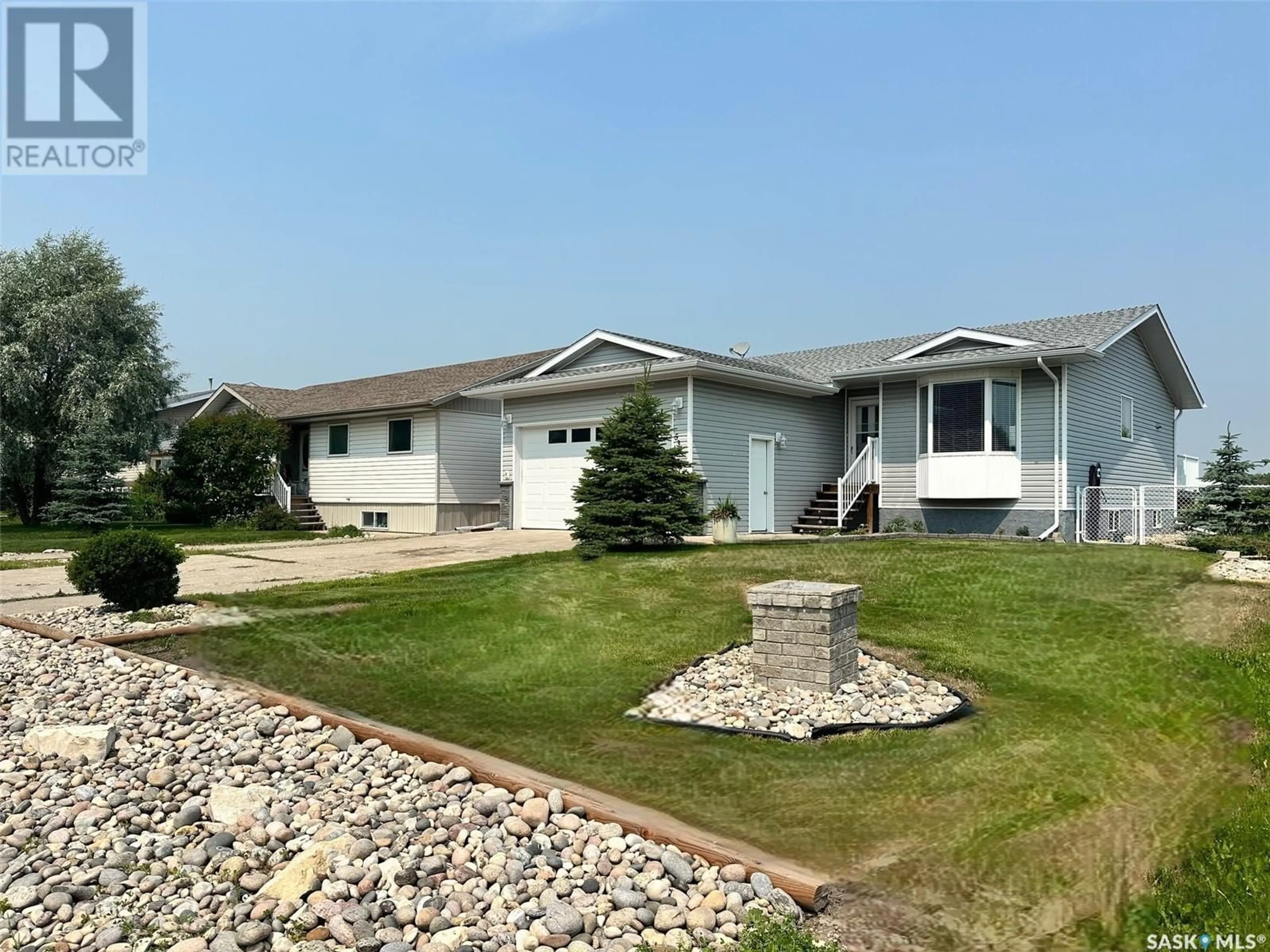 Home with vinyl exterior material, unknown for 534 5TH AVENUE, Hudson Bay Saskatchewan S0E0Y0