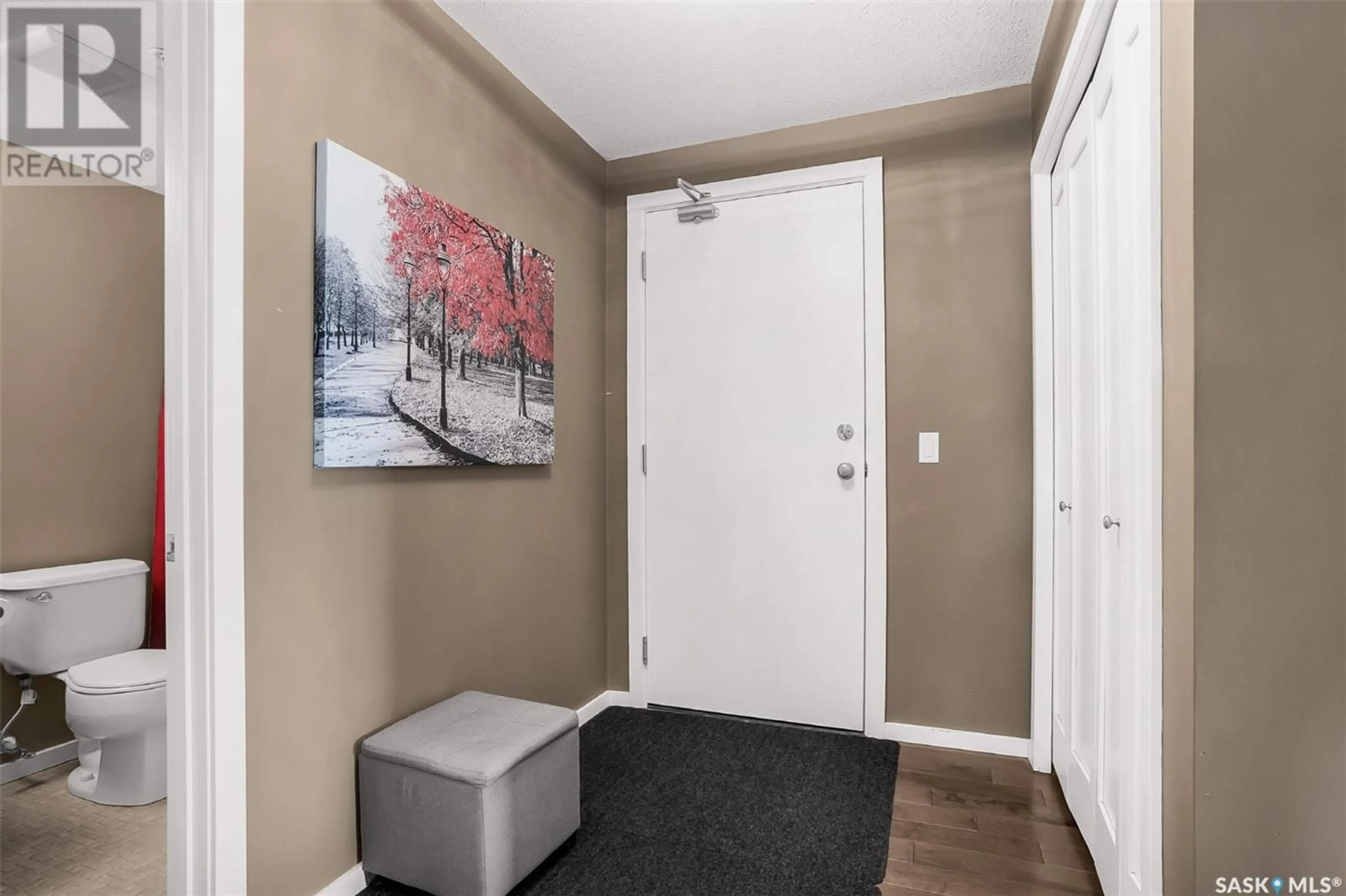 Indoor entryway for 230 - 218 SLIMMON ROAD, Saskatoon Saskatchewan S7V0B3