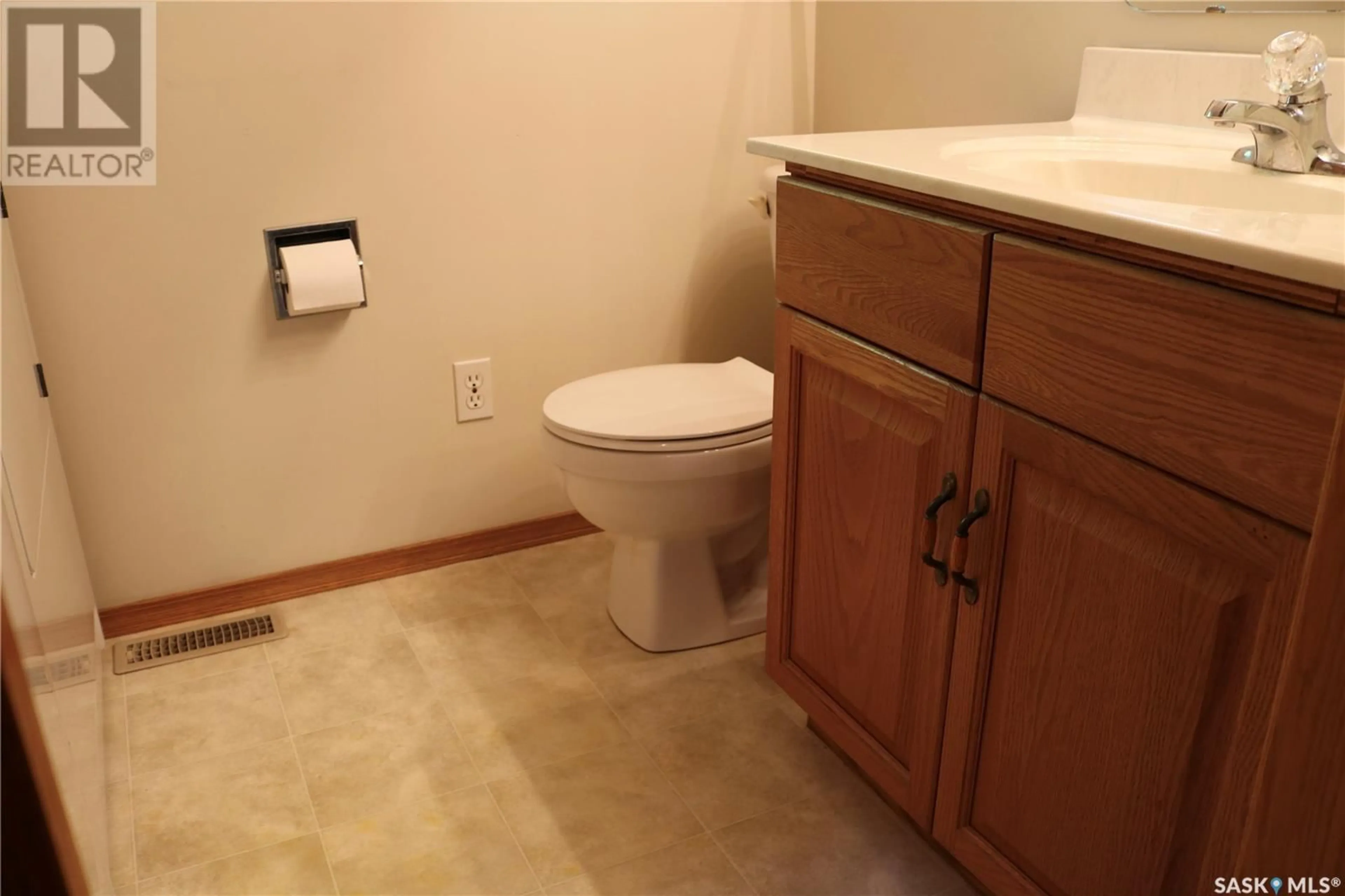A pic of a room for 811 ALBERNI STREET, Moosomin Saskatchewan S0G3N0