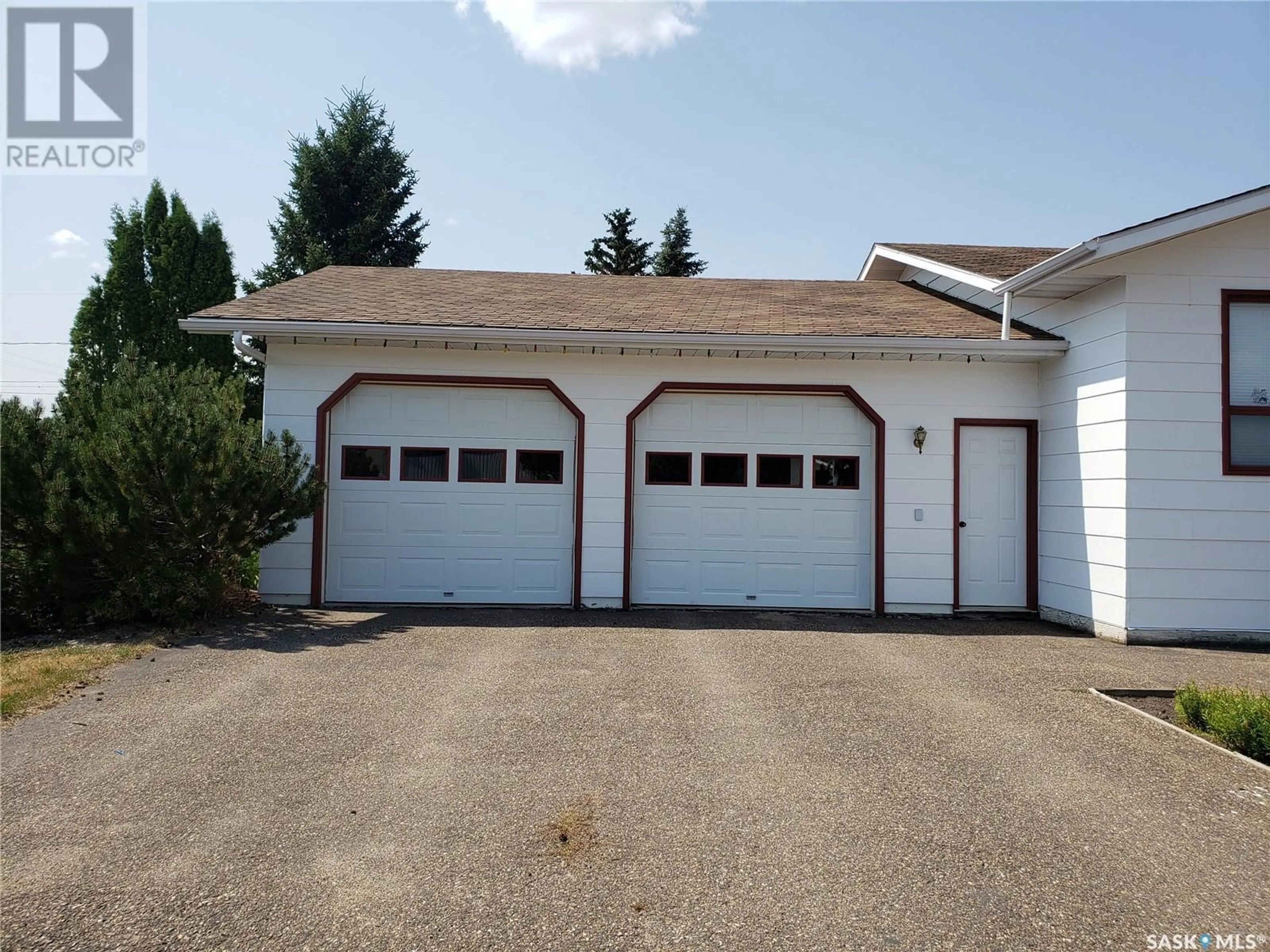 Indoor garage for 205 2ND STREET, Wilkie Saskatchewan S0K4W0
