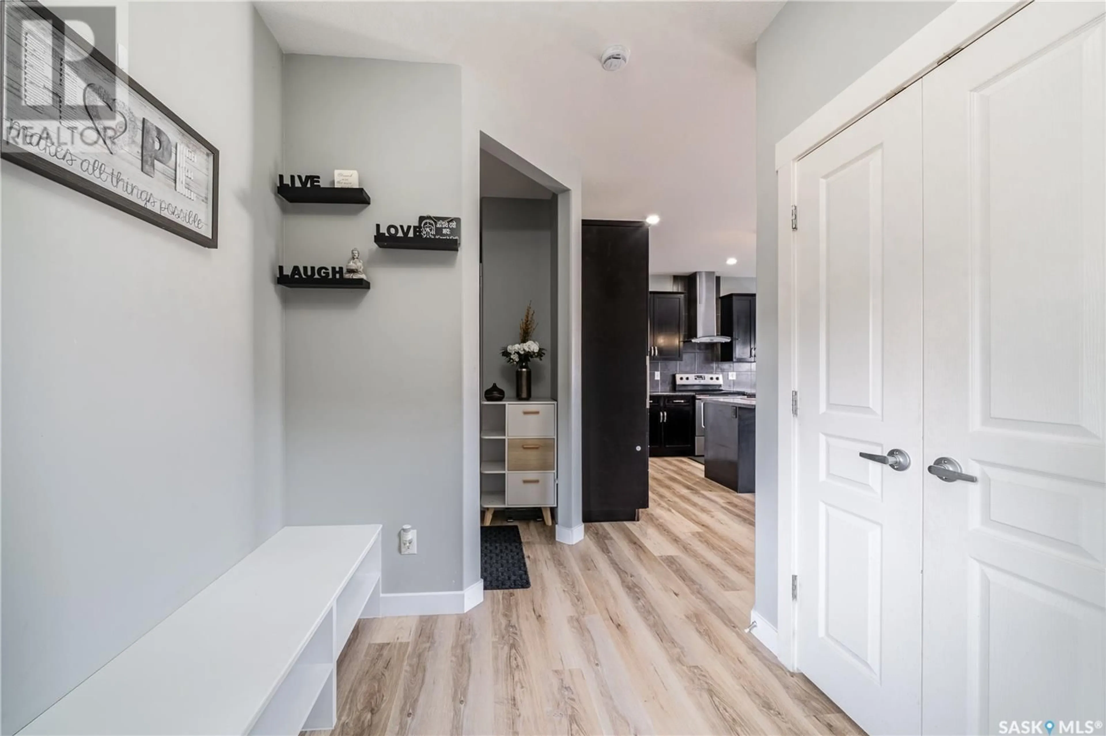 Indoor entryway for 5427 UNIVERSAL CRESCENT, Regina Saskatchewan S4W0K8