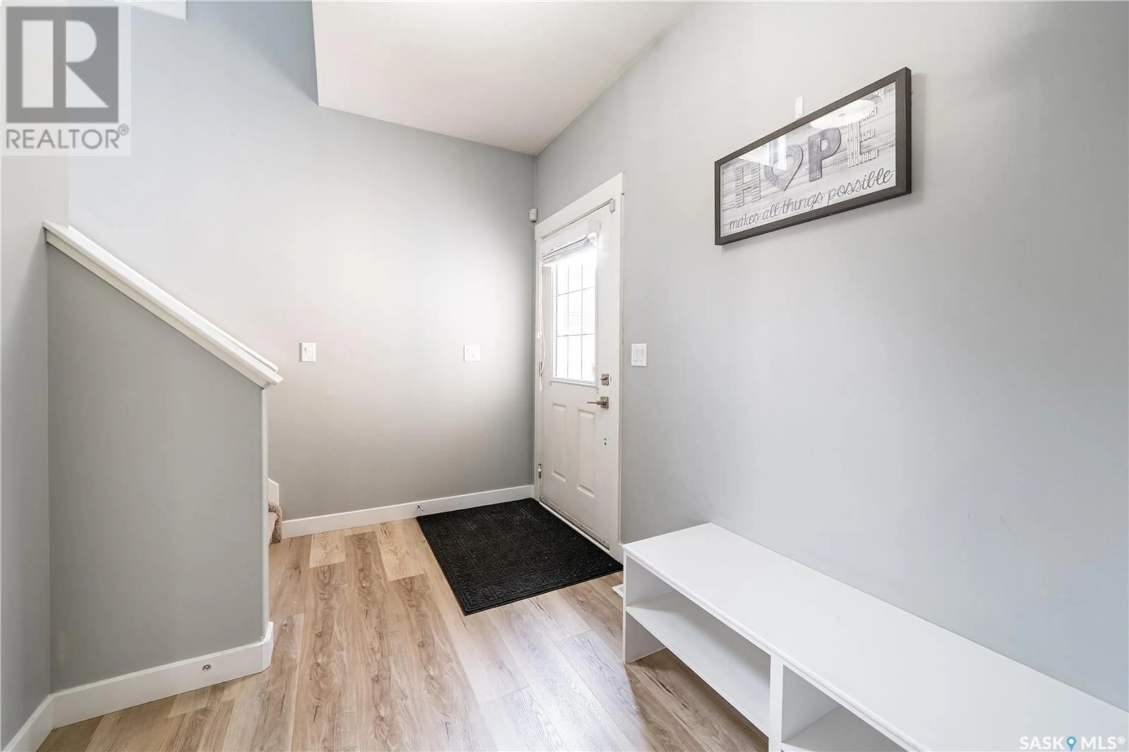 Indoor entryway for 5427 UNIVERSAL CRESCENT, Regina Saskatchewan S4W0K8