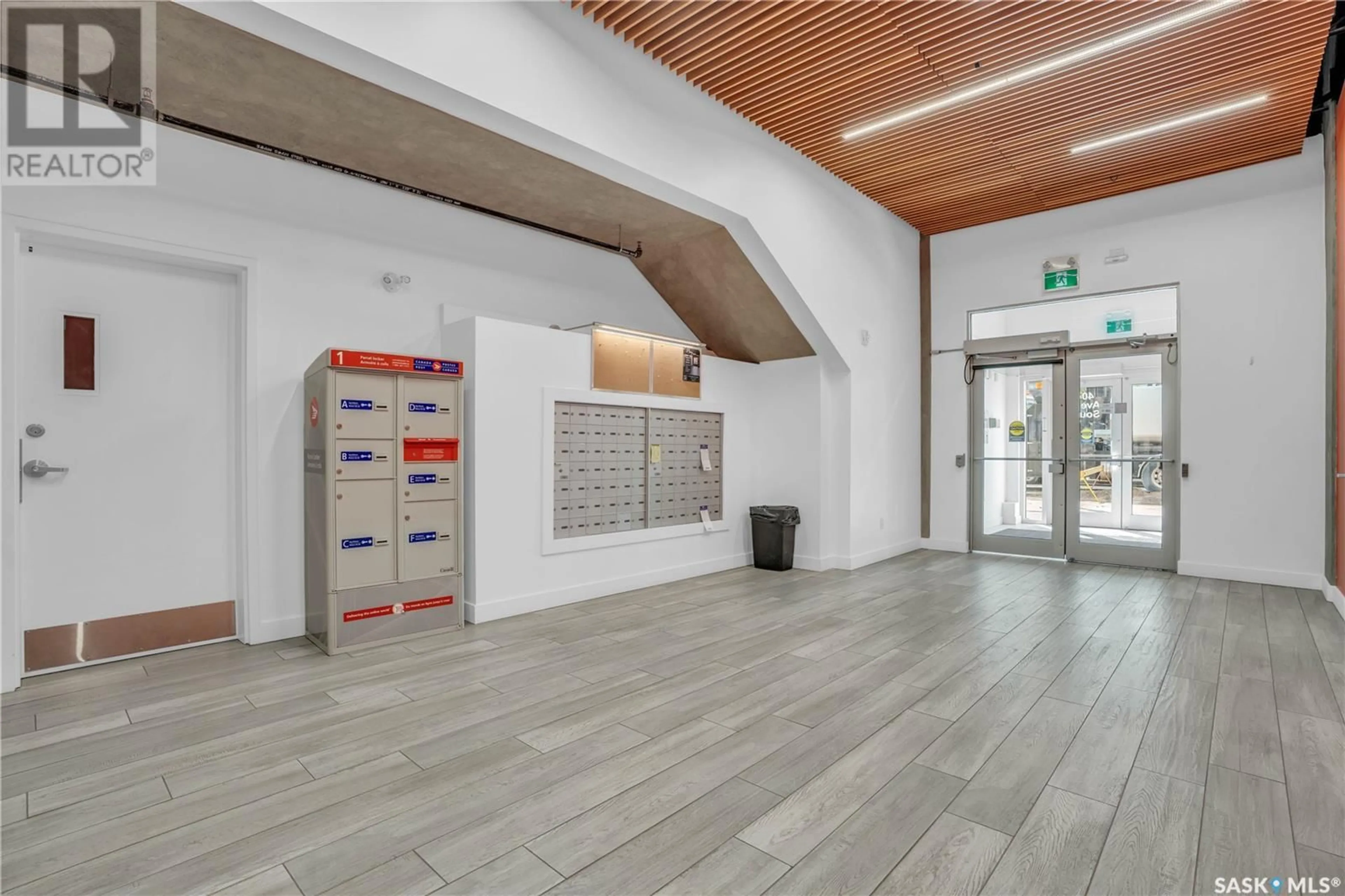Indoor foyer for 314 404 C AVENUE AVENUE, Saskatoon Saskatchewan S7M5M9
