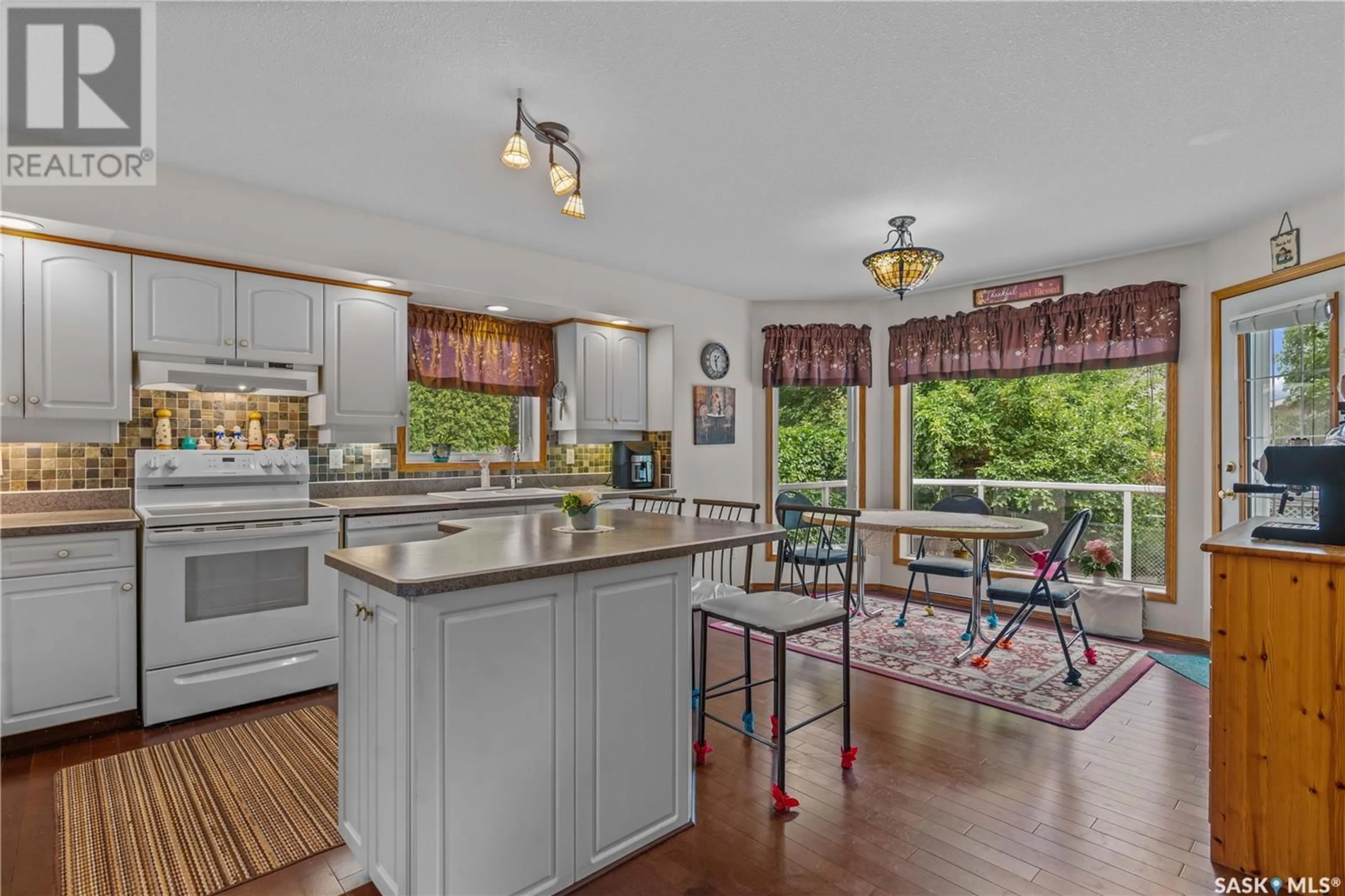 Open concept kitchen, unknown for 2803 HAYDEN PARK ROAD, Regina Saskatchewan S4V2X9