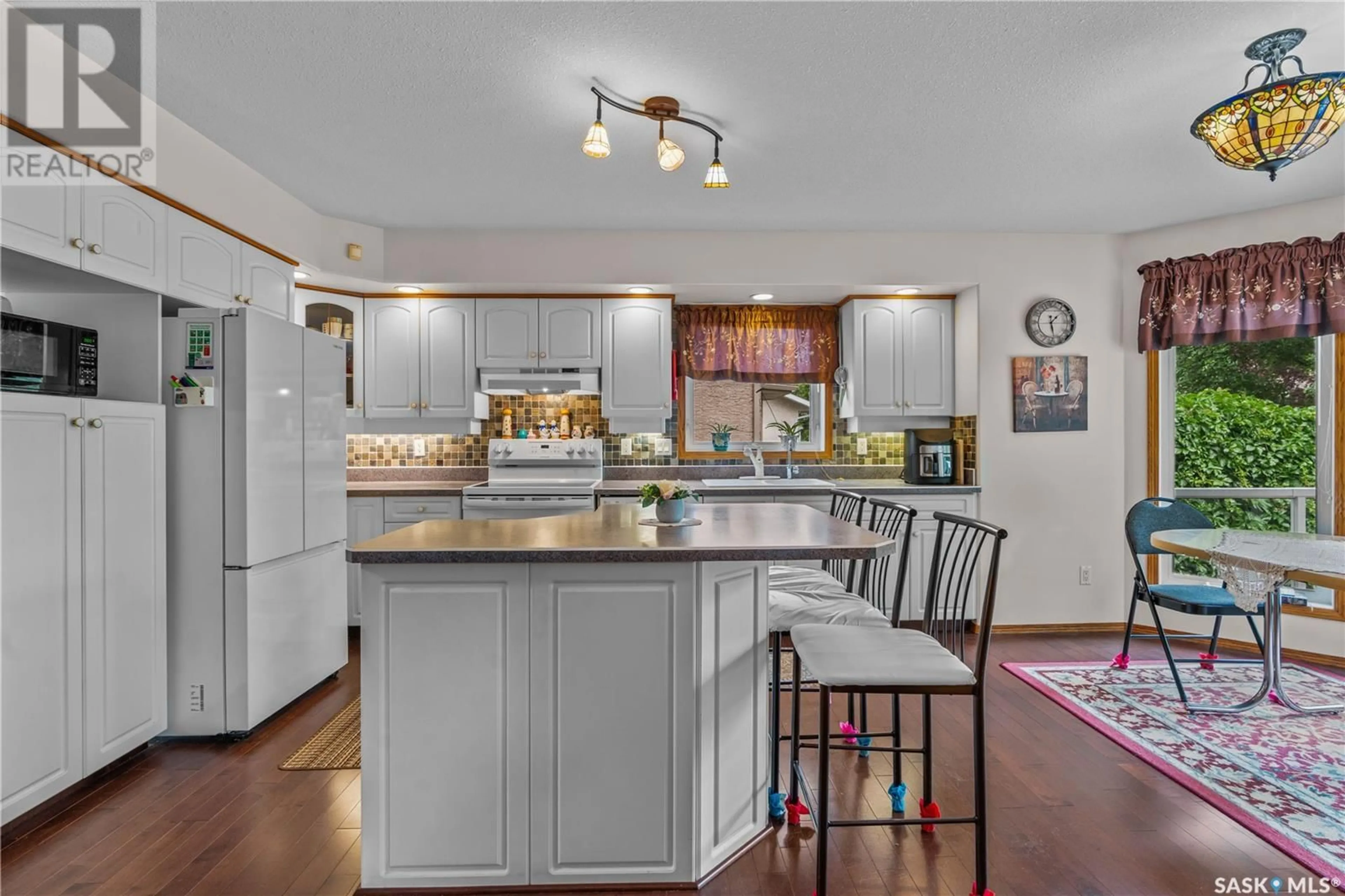 Open concept kitchen, unknown for 2803 HAYDEN PARK ROAD, Regina Saskatchewan S4V2X9