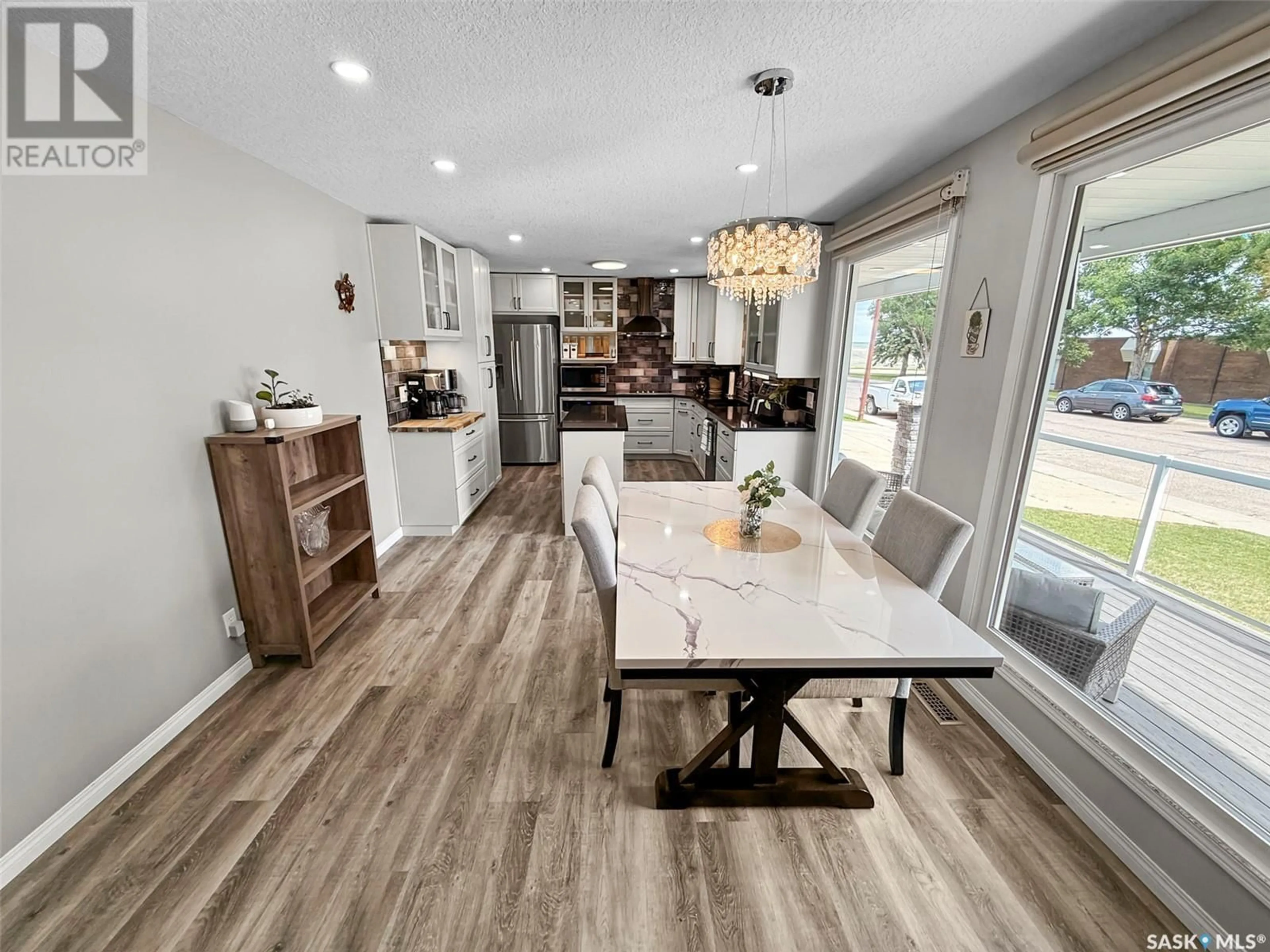 Open concept kitchen, unknown for 396 WALSH TRAIL, Swift Current Saskatchewan S9H4N2