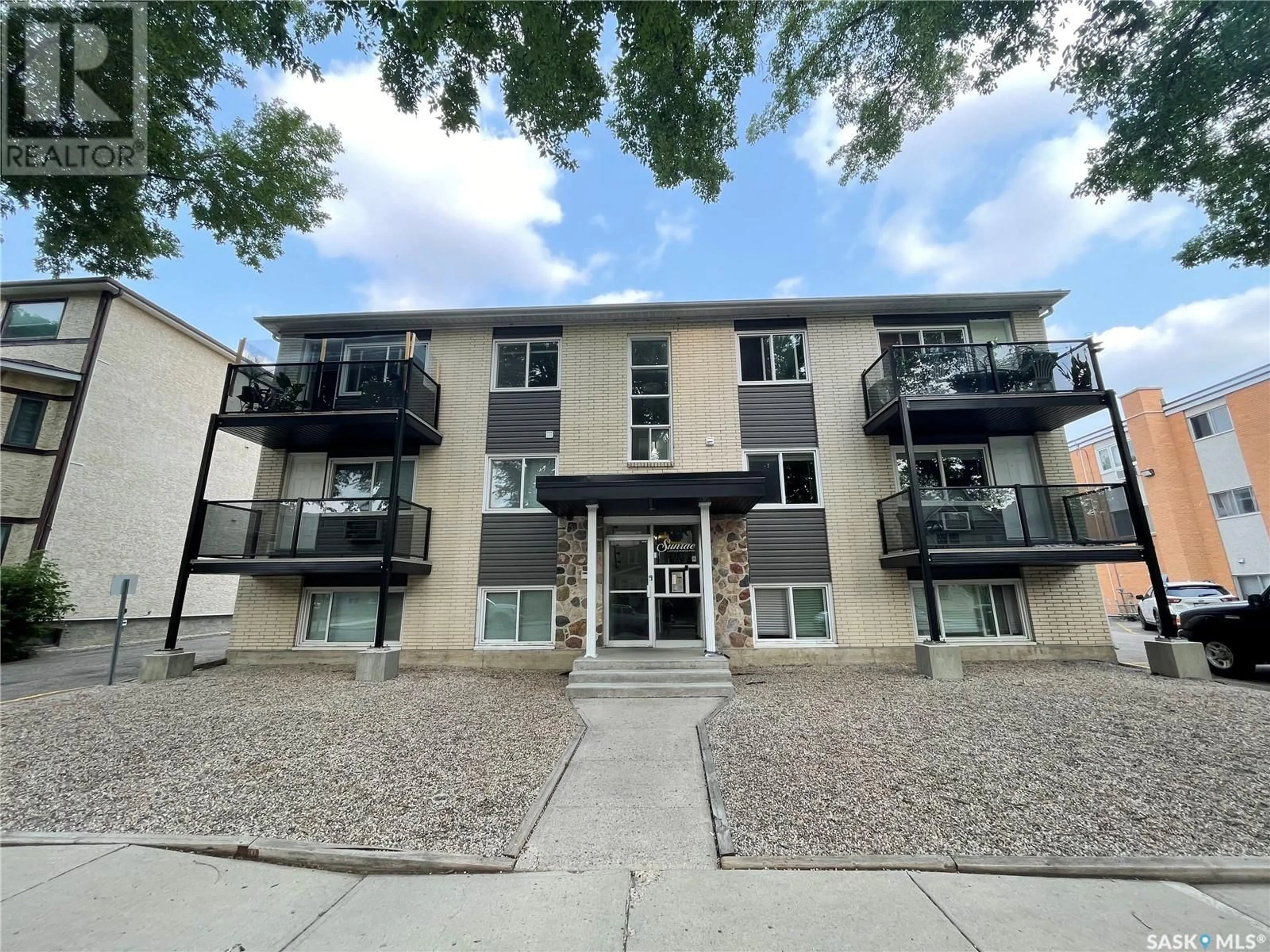 A pic from outside/outdoor area/front of a property/back of a property/a pic from drone, building for 6 2157 RAE STREET, Regina Saskatchewan S4T2E8