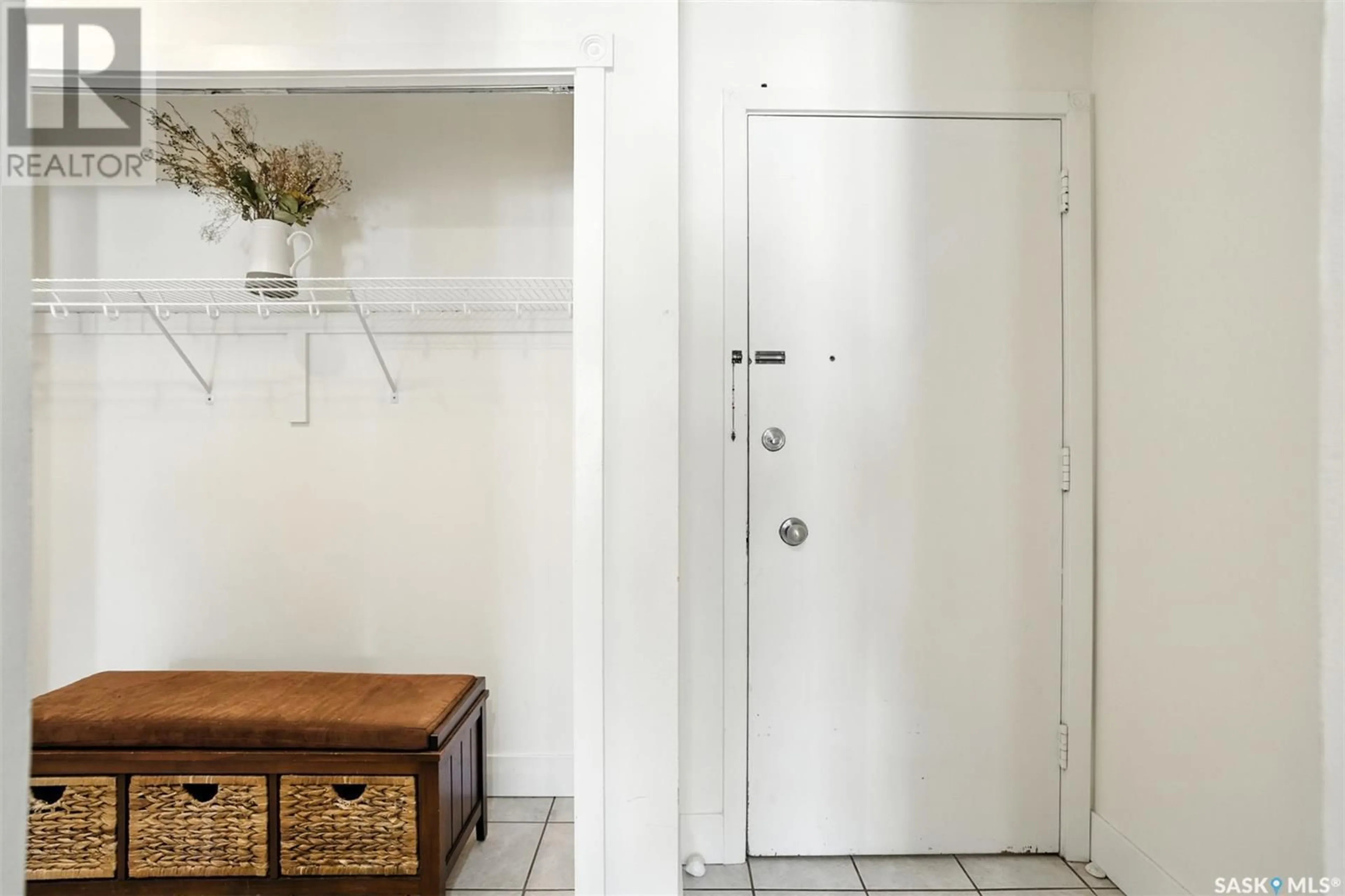 Indoor entryway for 41 315 EAST PLACE, Saskatoon Saskatchewan S7J2Y4