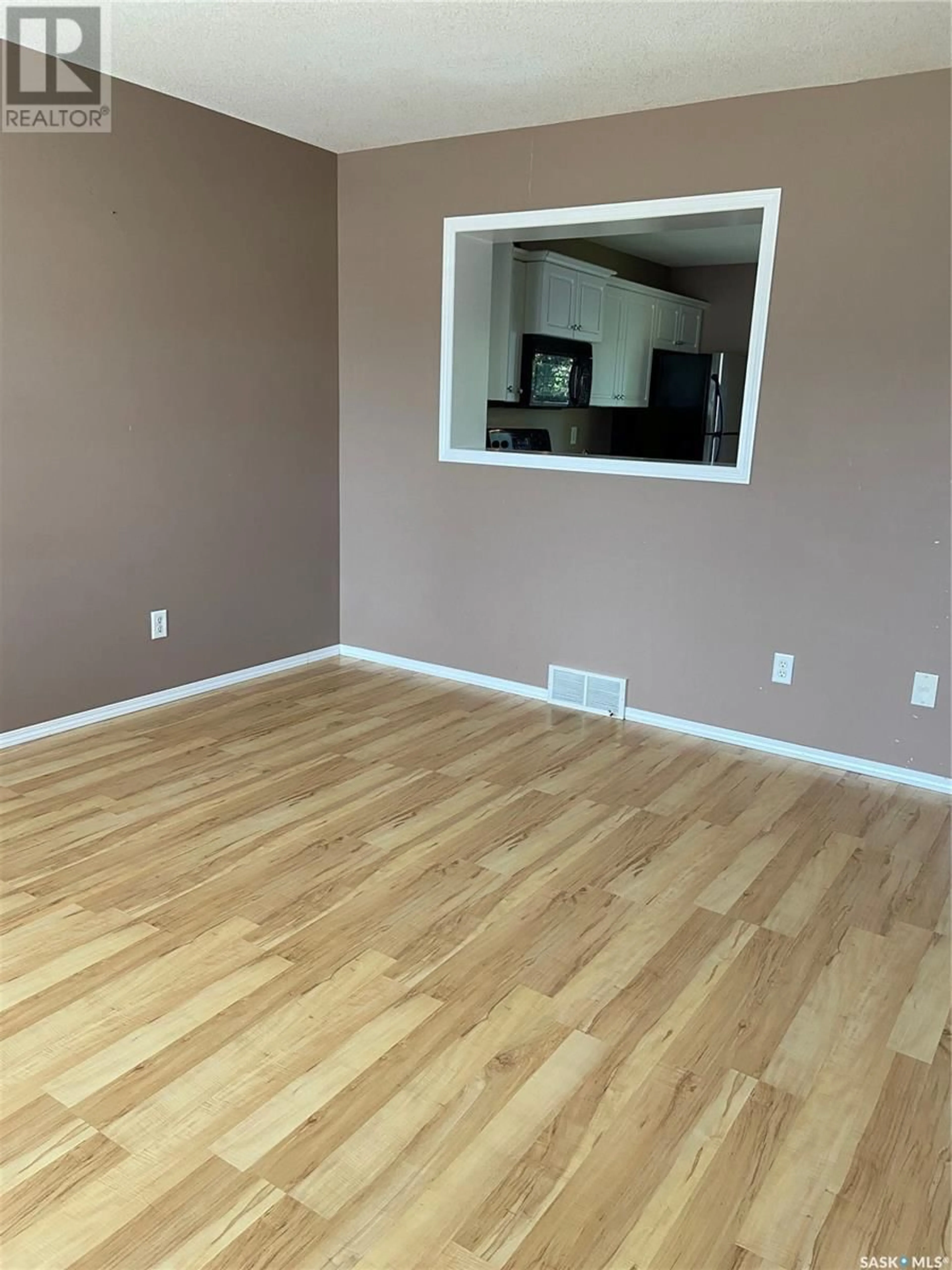 A pic of a room for 3728 7TH AVENUE, Regina Saskatchewan S4N7R4