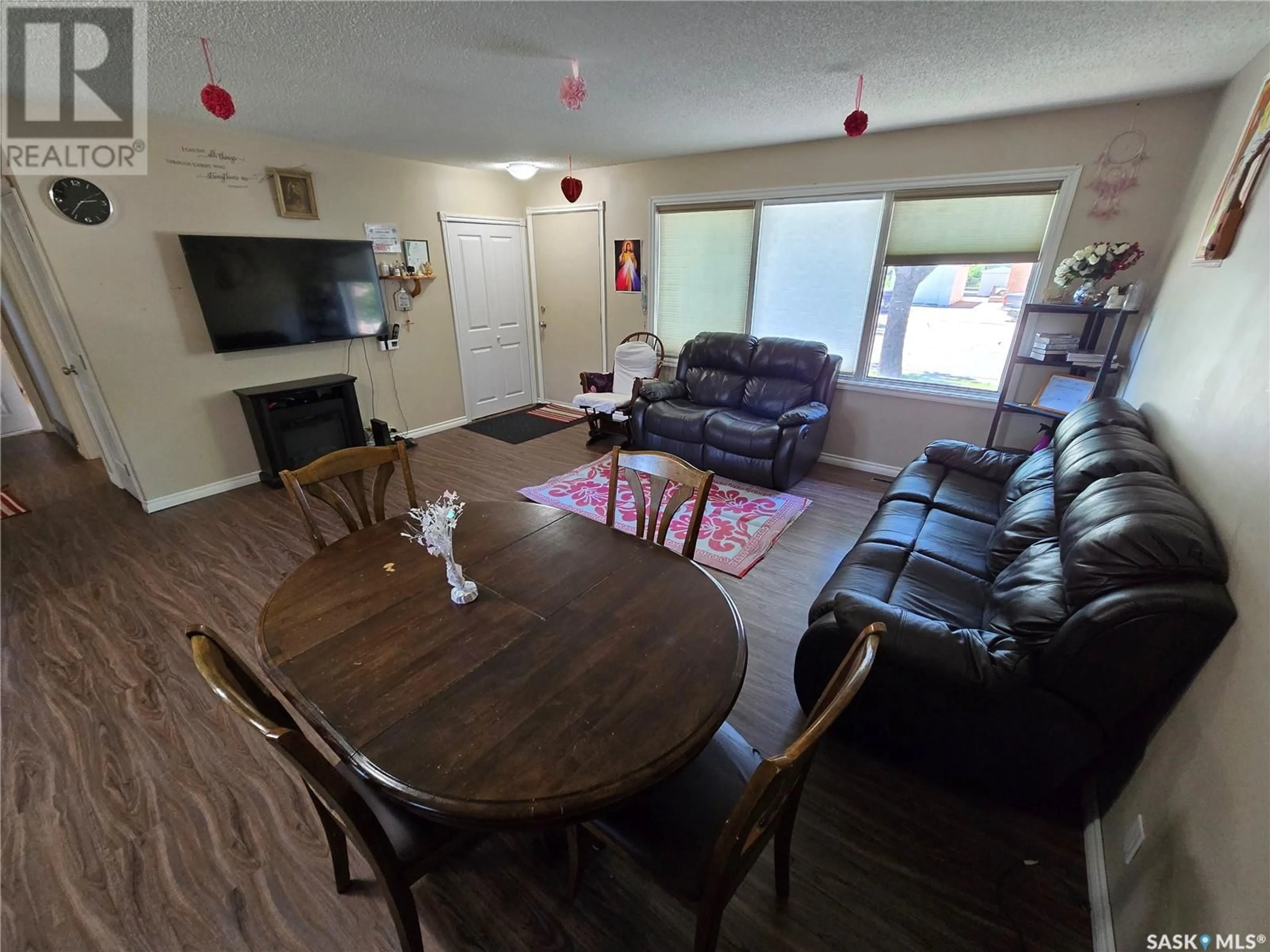 A pic of a room for 90 12TH STREET, Weyburn Saskatchewan S4H1K5
