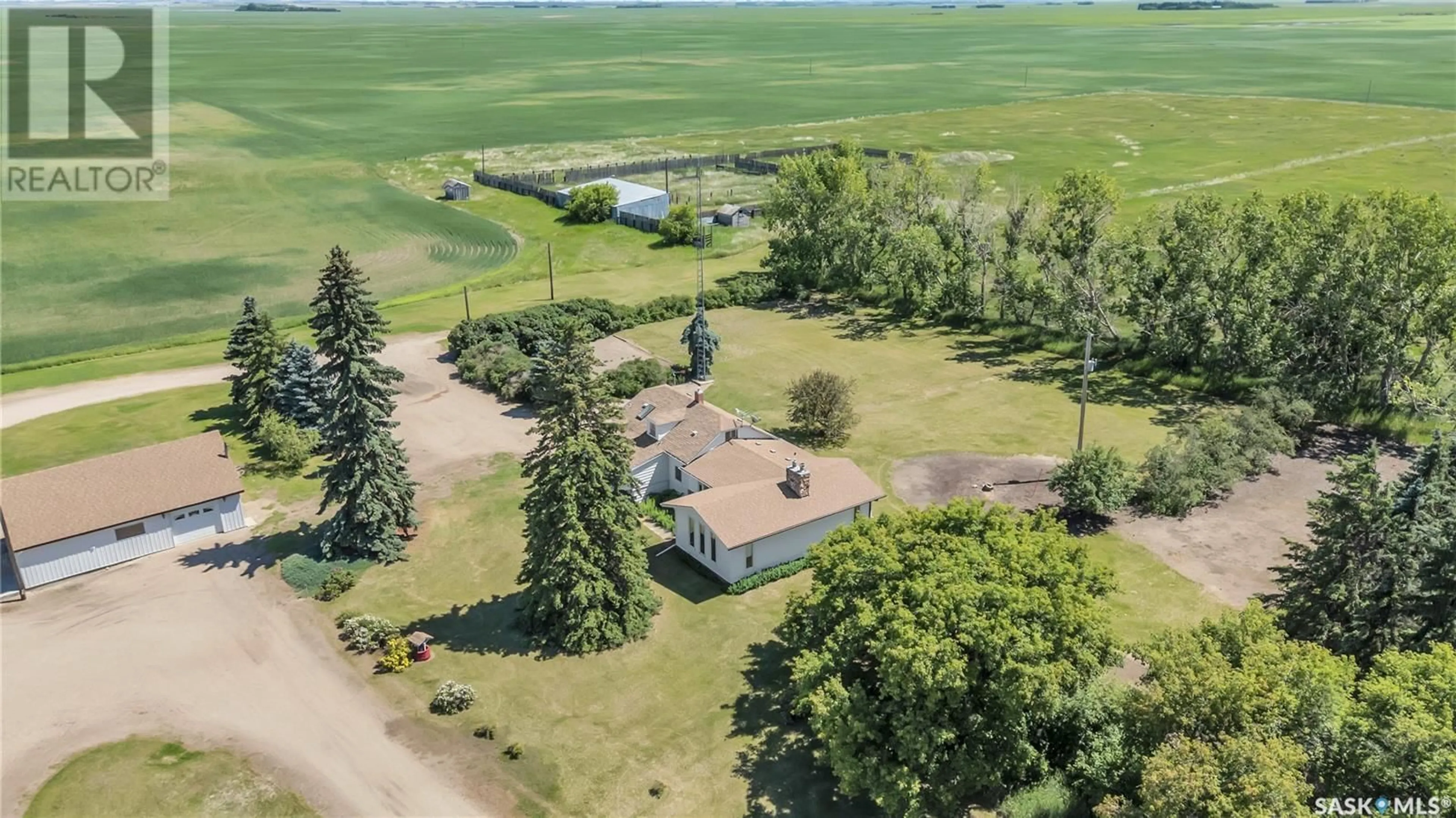 A pic from outside/outdoor area/front of a property/back of a property/a pic from drone, water/lake/river/ocean view for SAWCHUK ACREAGE, Perdue Rm No. 346 Saskatchewan S0K3C0