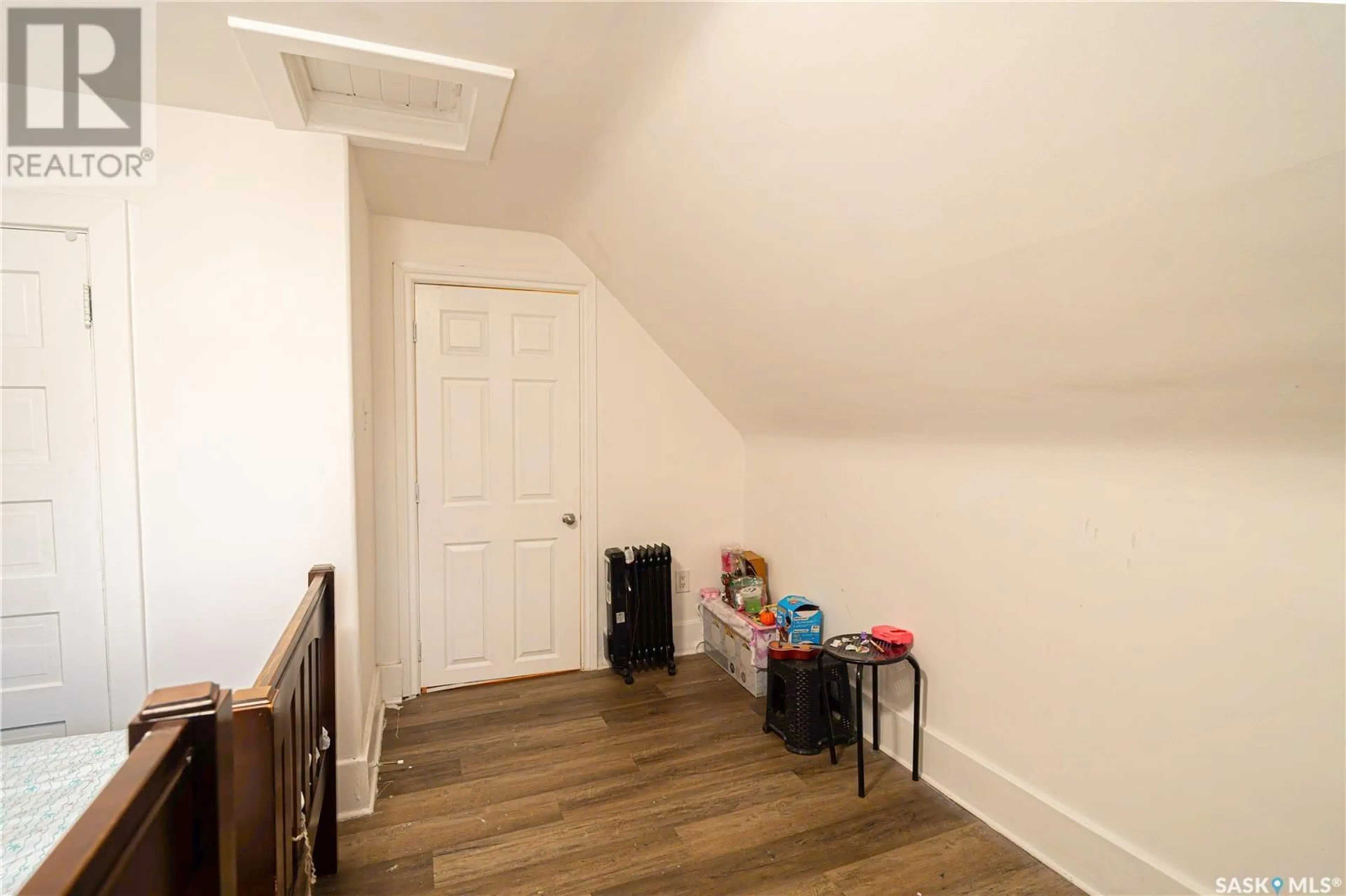 A pic of a room for 1619 LORNE AVENUE, Saskatoon Saskatchewan S7H1Y2