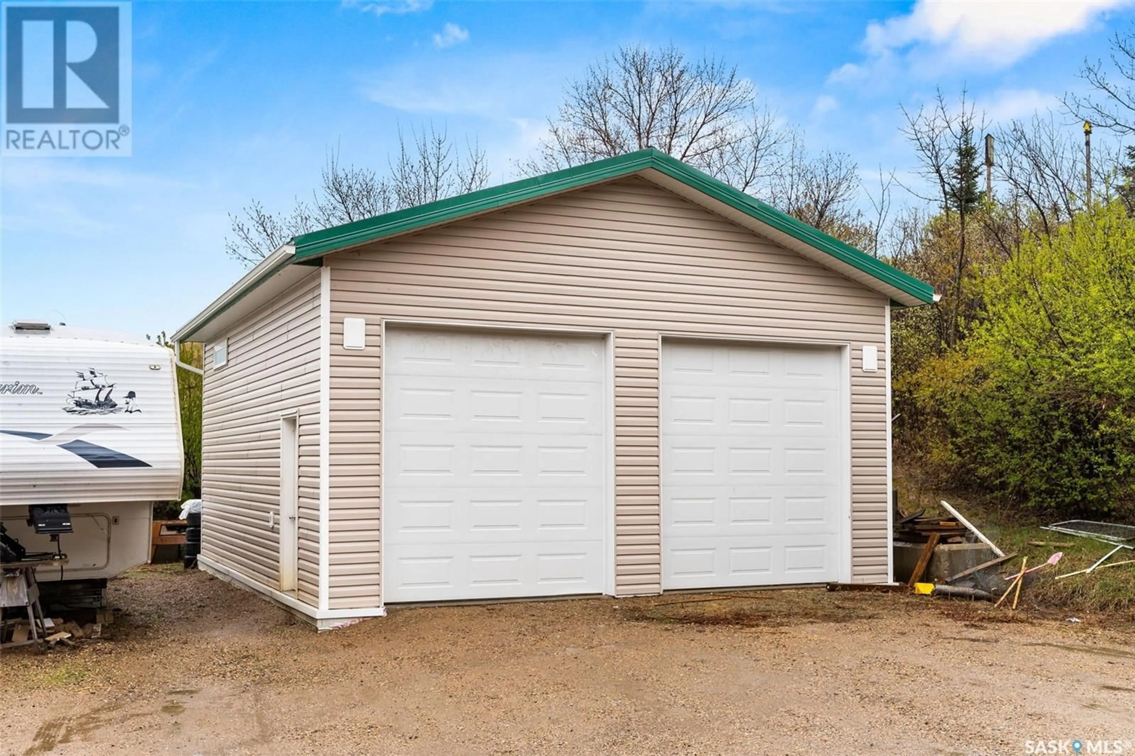Indoor garage for 966 TATANKA DRIVE, Marquis Rm No. 191 Saskatchewan S6H4N7