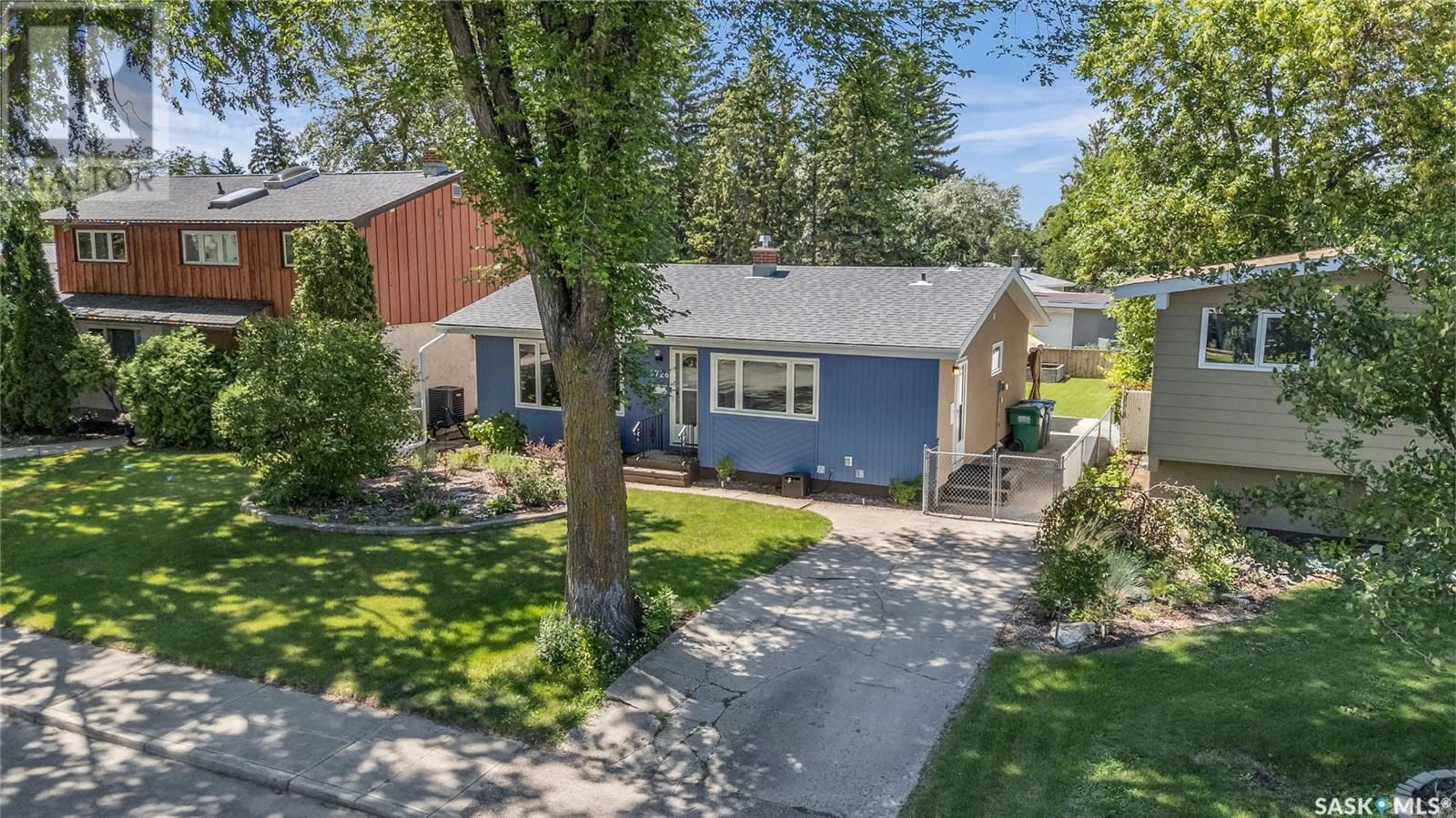 A pic from outside/outdoor area/front of a property/back of a property/a pic from drone, street for 1726 CAMERON AVENUE, Saskatoon Saskatchewan S7H3N3