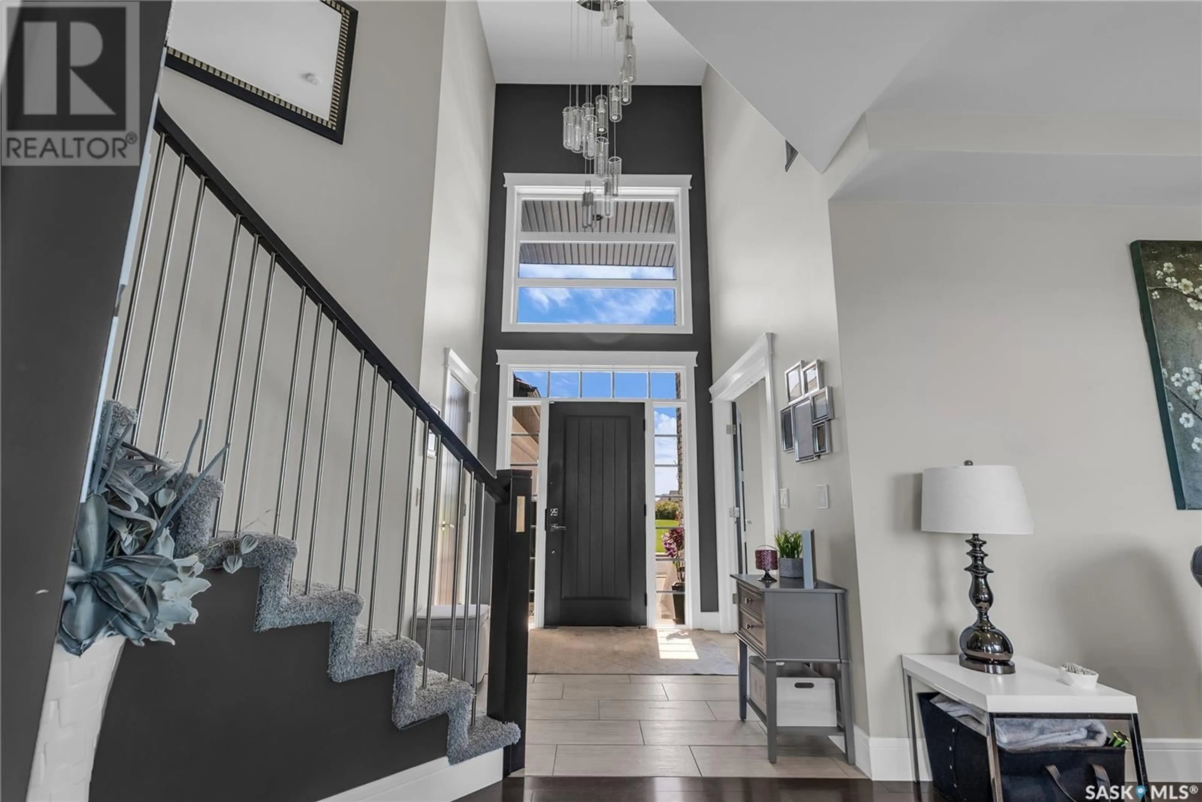 Indoor entryway for 319 HARGREAVES GREEN, Saskatoon Saskatchewan S7R0H9