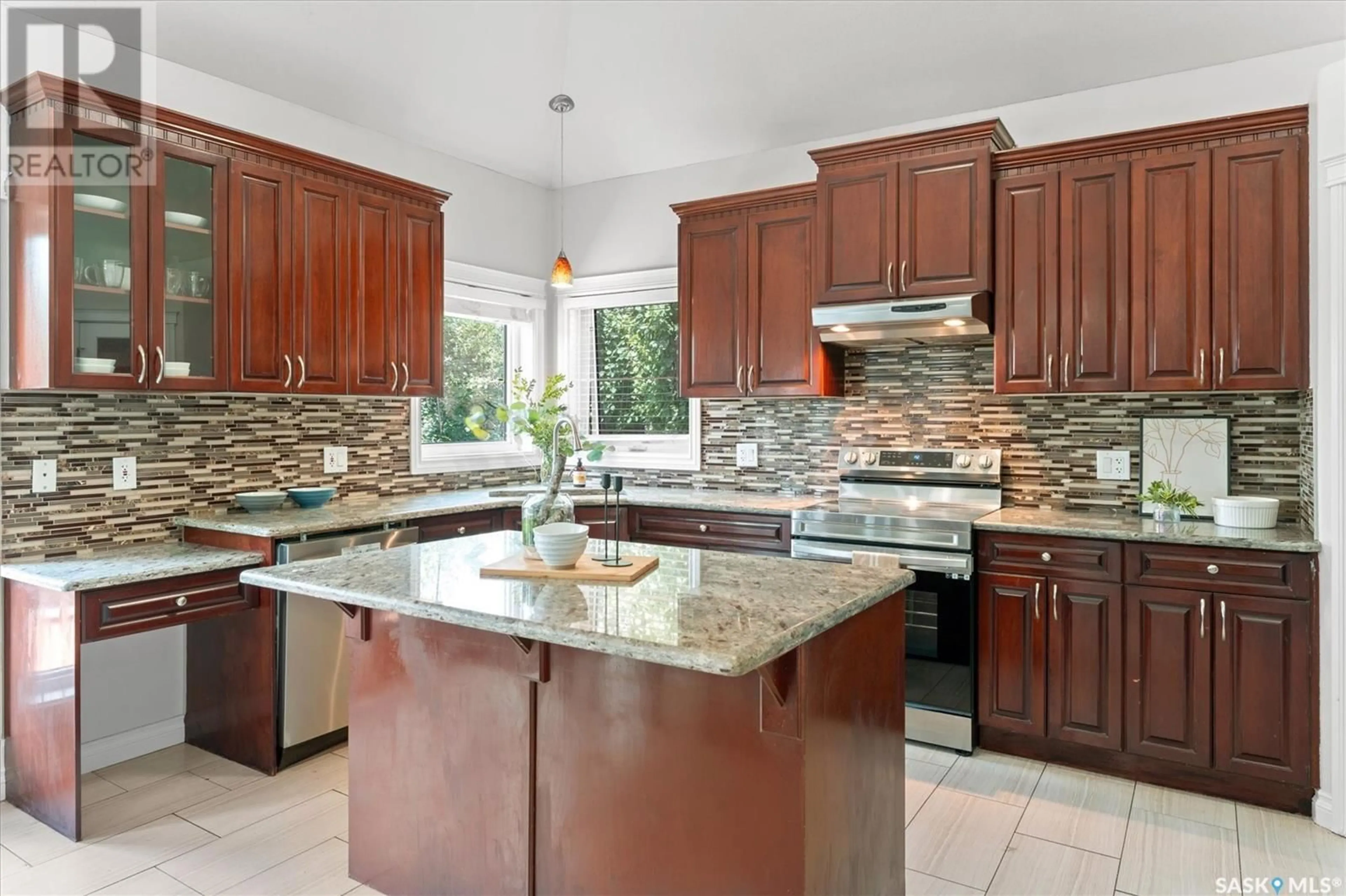 Contemporary kitchen, ceramic/tile floor for 206 TRIMBLE LANE, Saskatoon Saskatchewan S7W0C9