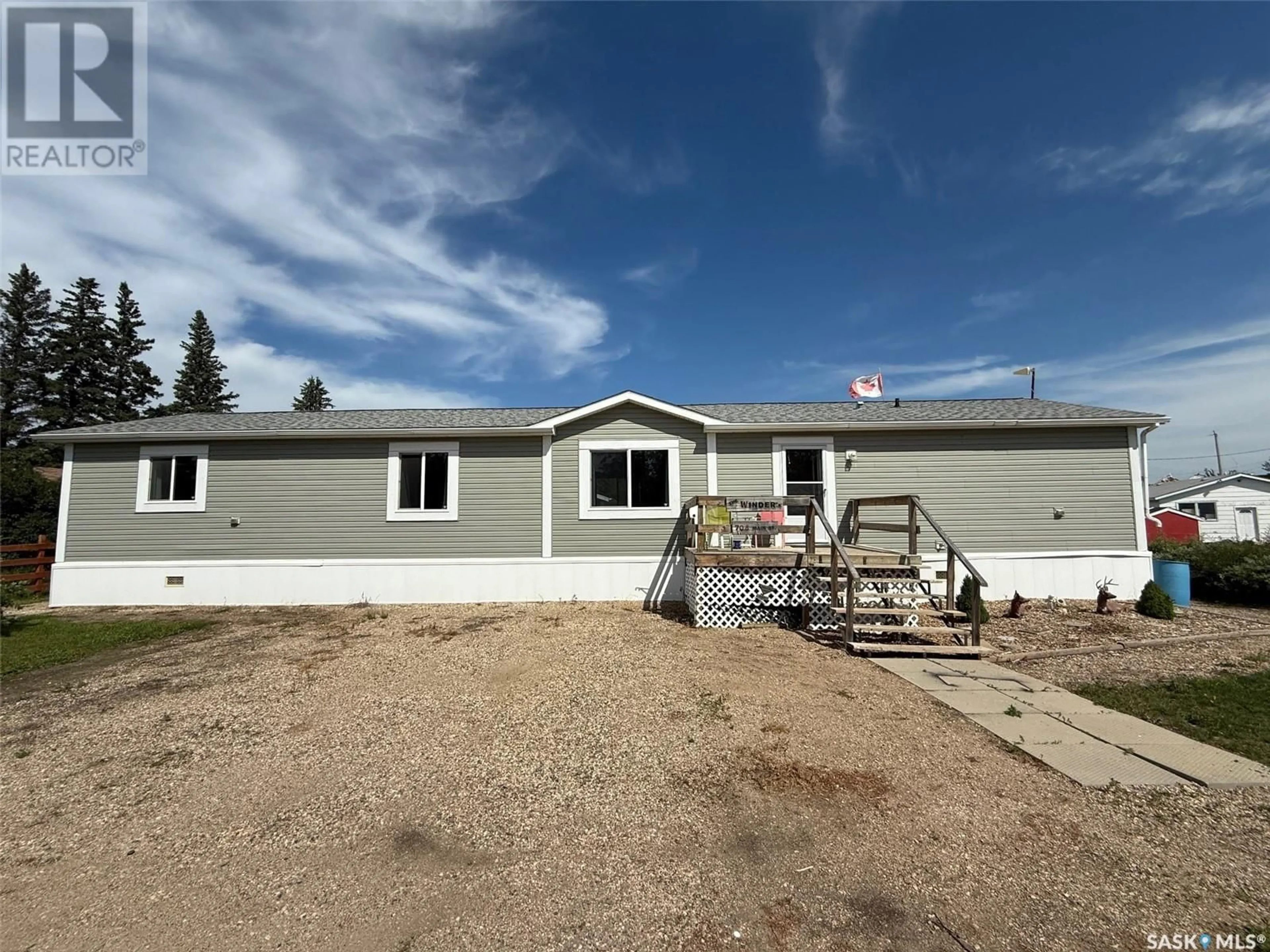 Home with vinyl exterior material, unknown for 708 MAIN STREET, Maymont Saskatchewan S0M1T0