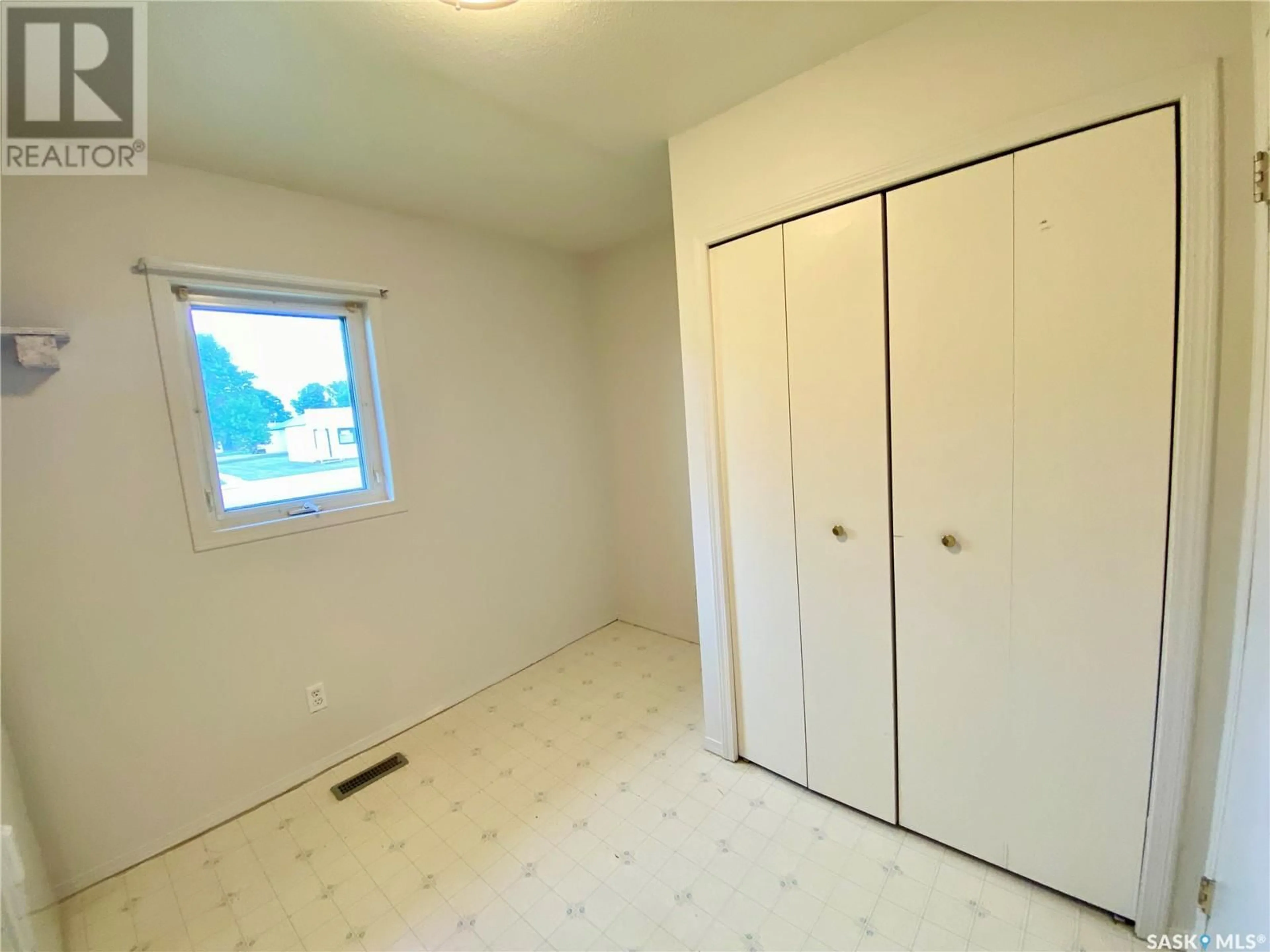 A pic of a room for 106 MAIN STREET, Midale Saskatchewan S0C1S0