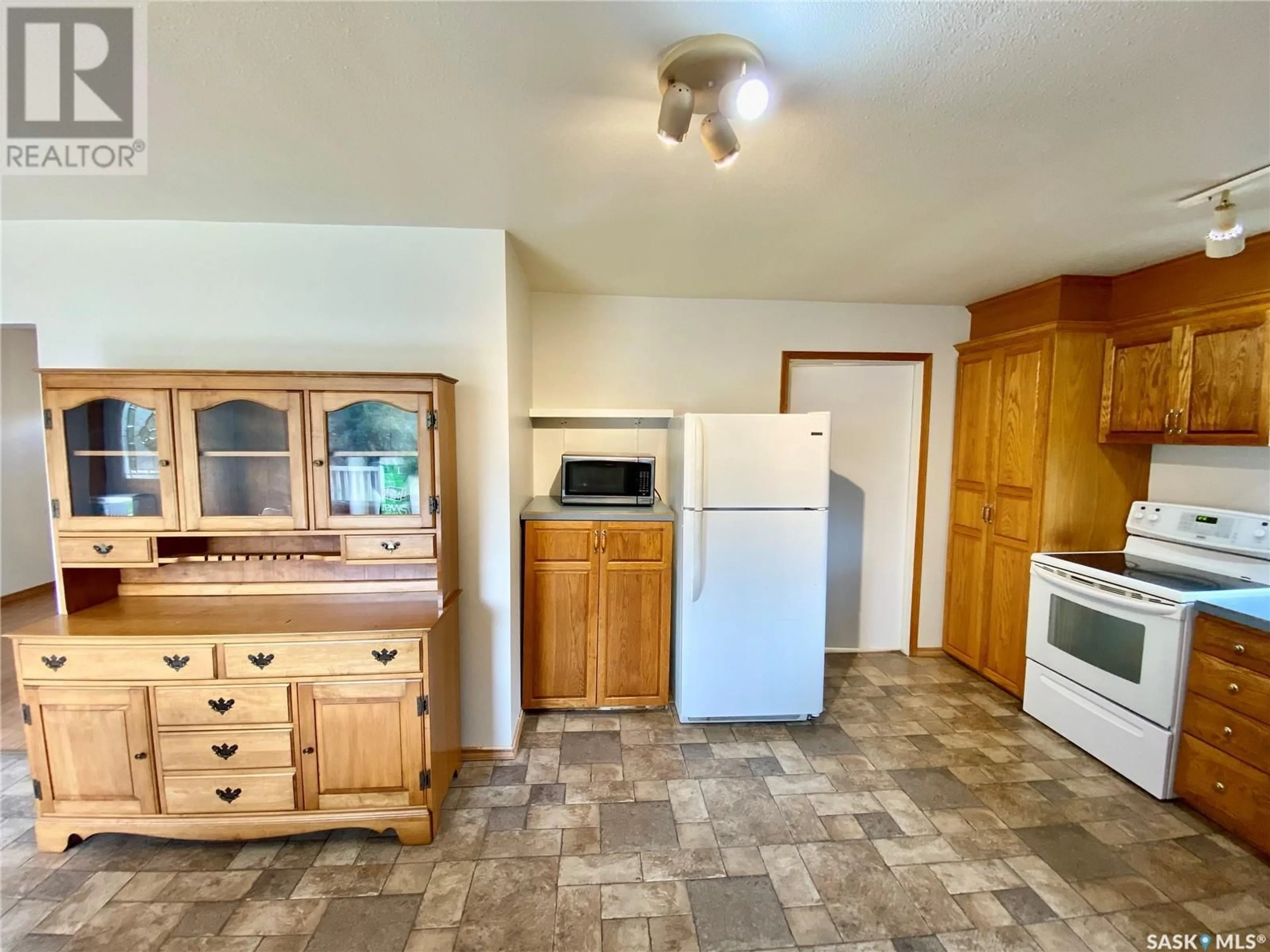 Standard kitchen, unknown for 106 MAIN STREET, Midale Saskatchewan S0C1S0