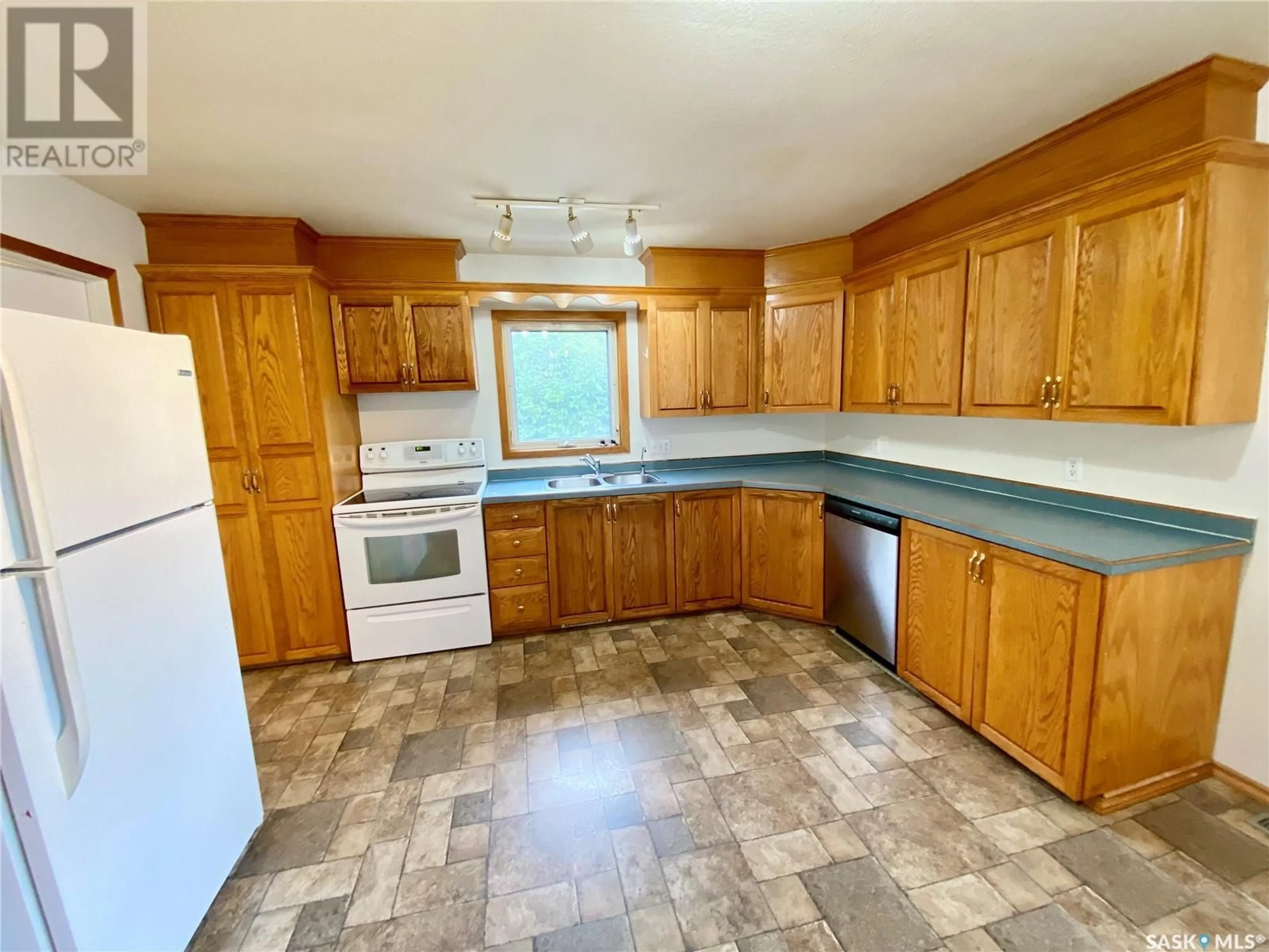 Standard kitchen, unknown for 106 MAIN STREET, Midale Saskatchewan S0C1S0