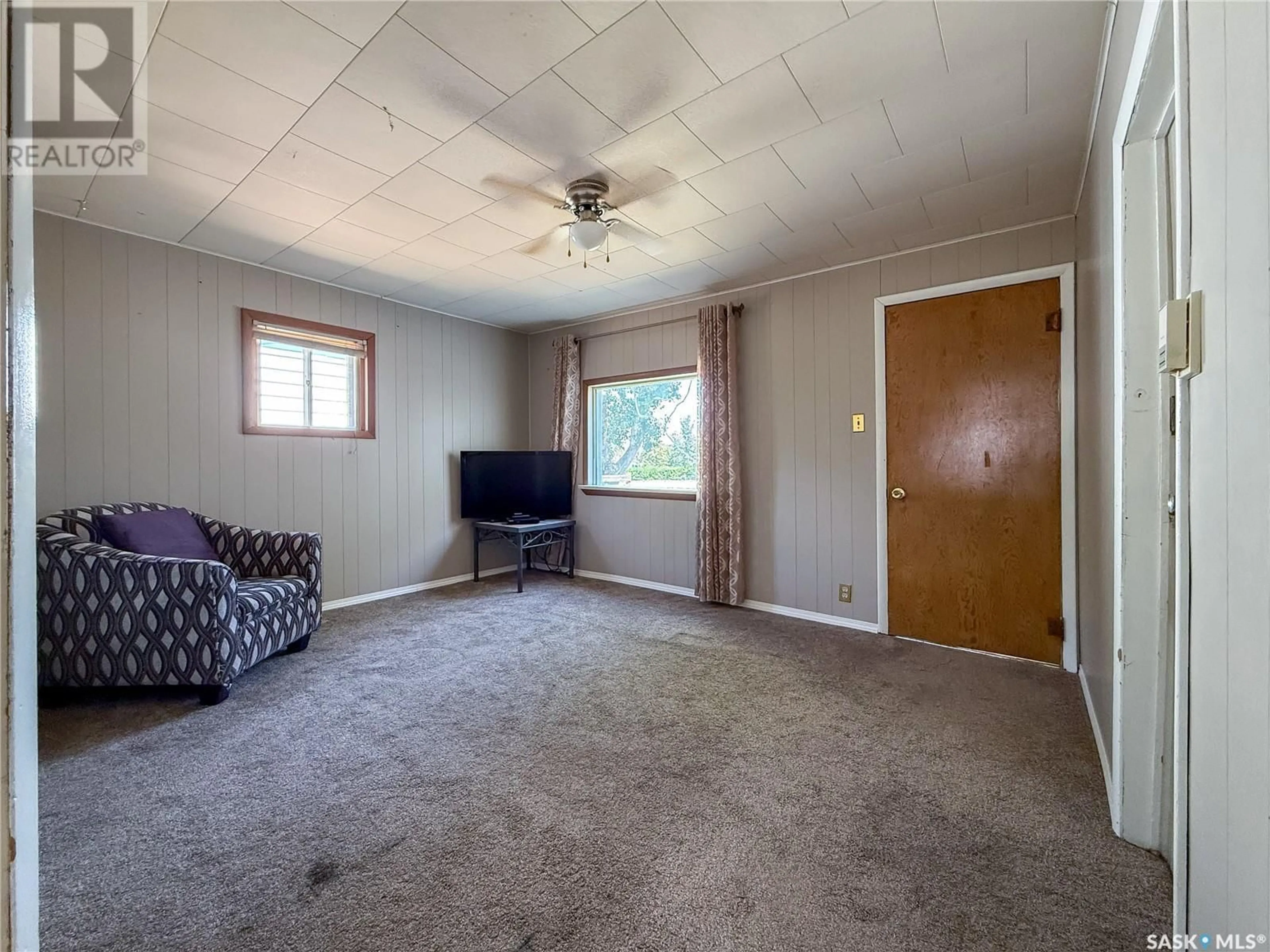 A pic of a room for 6266 QUEENS AVENUE, Gull Lake Saskatchewan S0N1A0