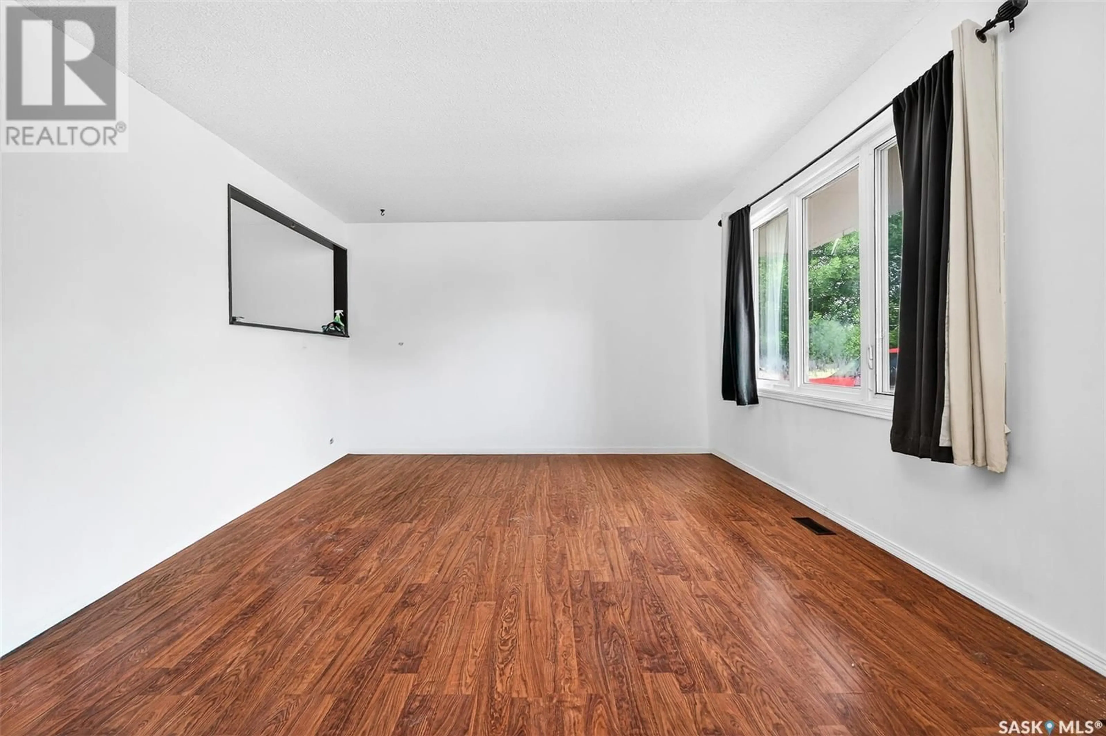 A pic of a room for 1431 WARNER STREET, Moose Jaw Saskatchewan S6H6Y5