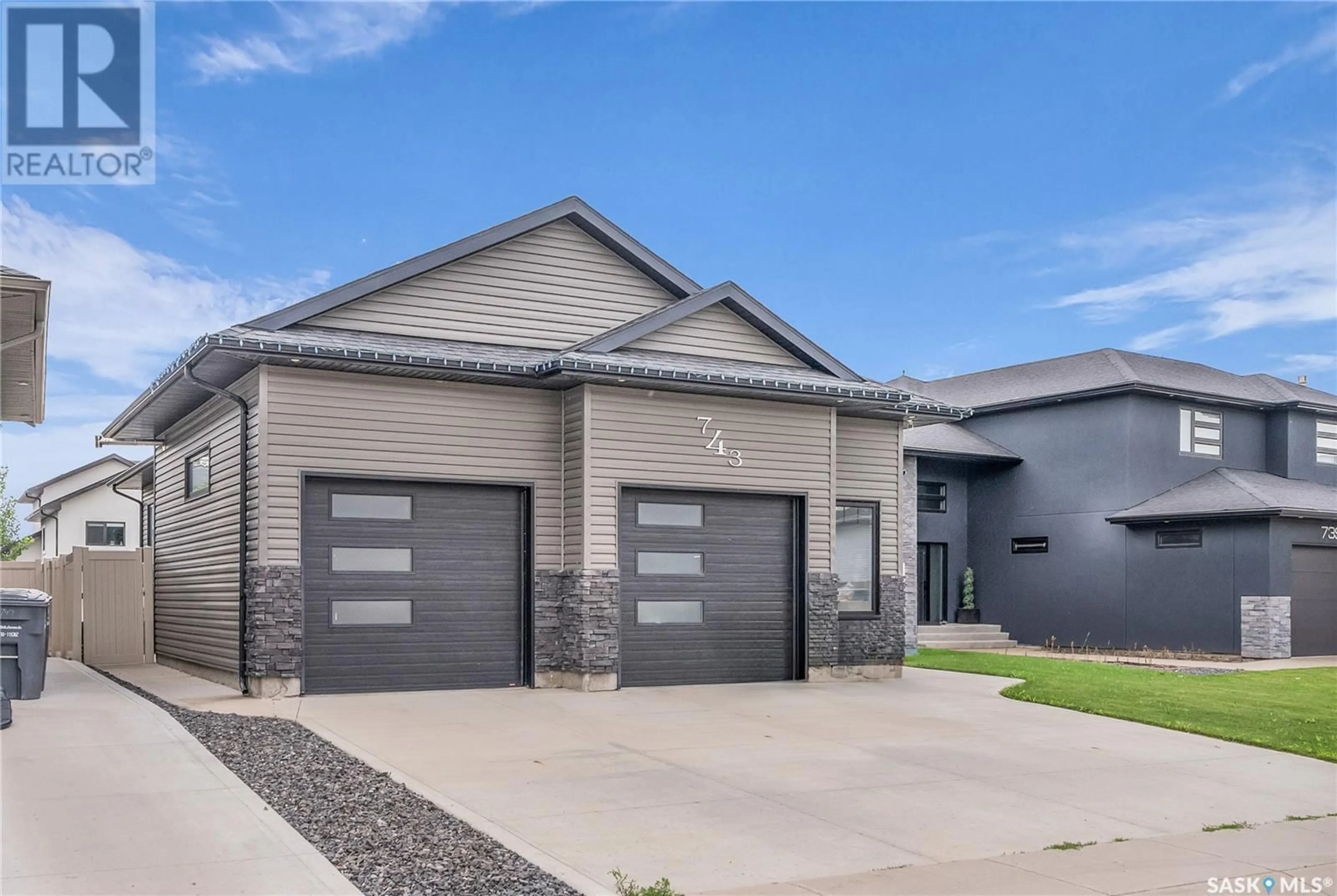 Indoor garage for 743 KLOPPENBURG COURT, Saskatoon Saskatchewan S7W0P2