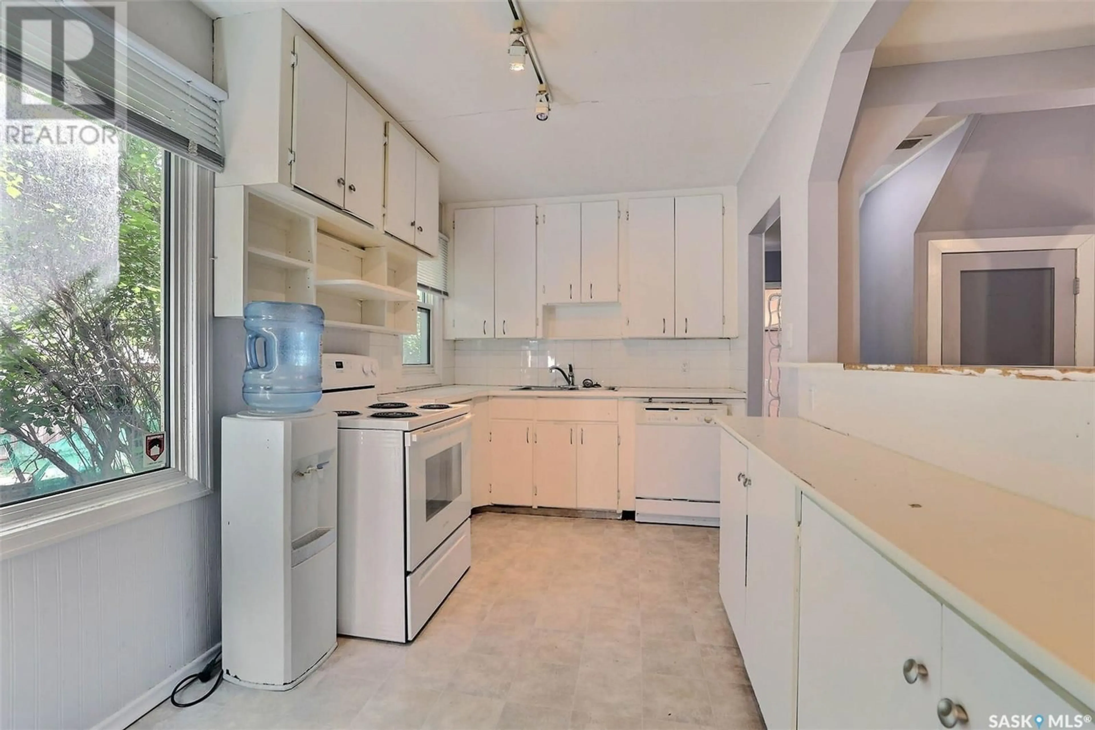 Standard kitchen, unknown for 1726 YORK STREET, Regina Saskatchewan S4T4P9