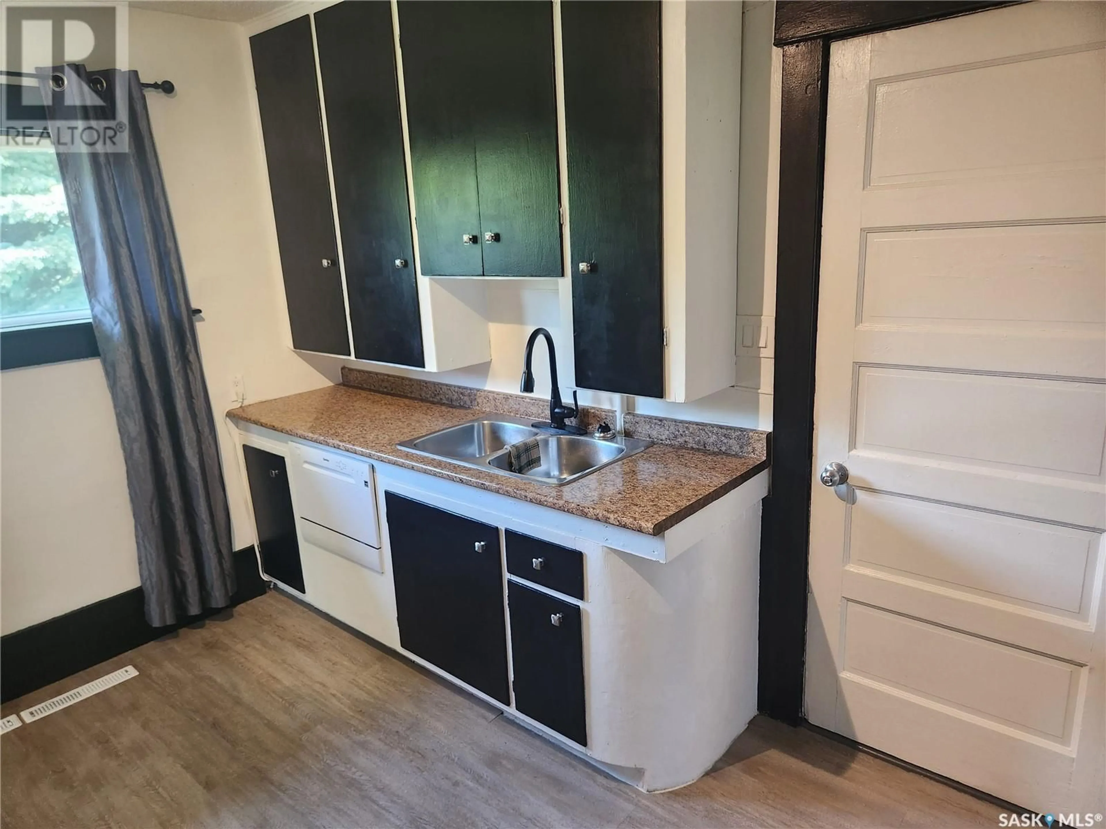 Standard kitchen, unknown for 600 2ND AVENUE, Star City Saskatchewan S0E1P0