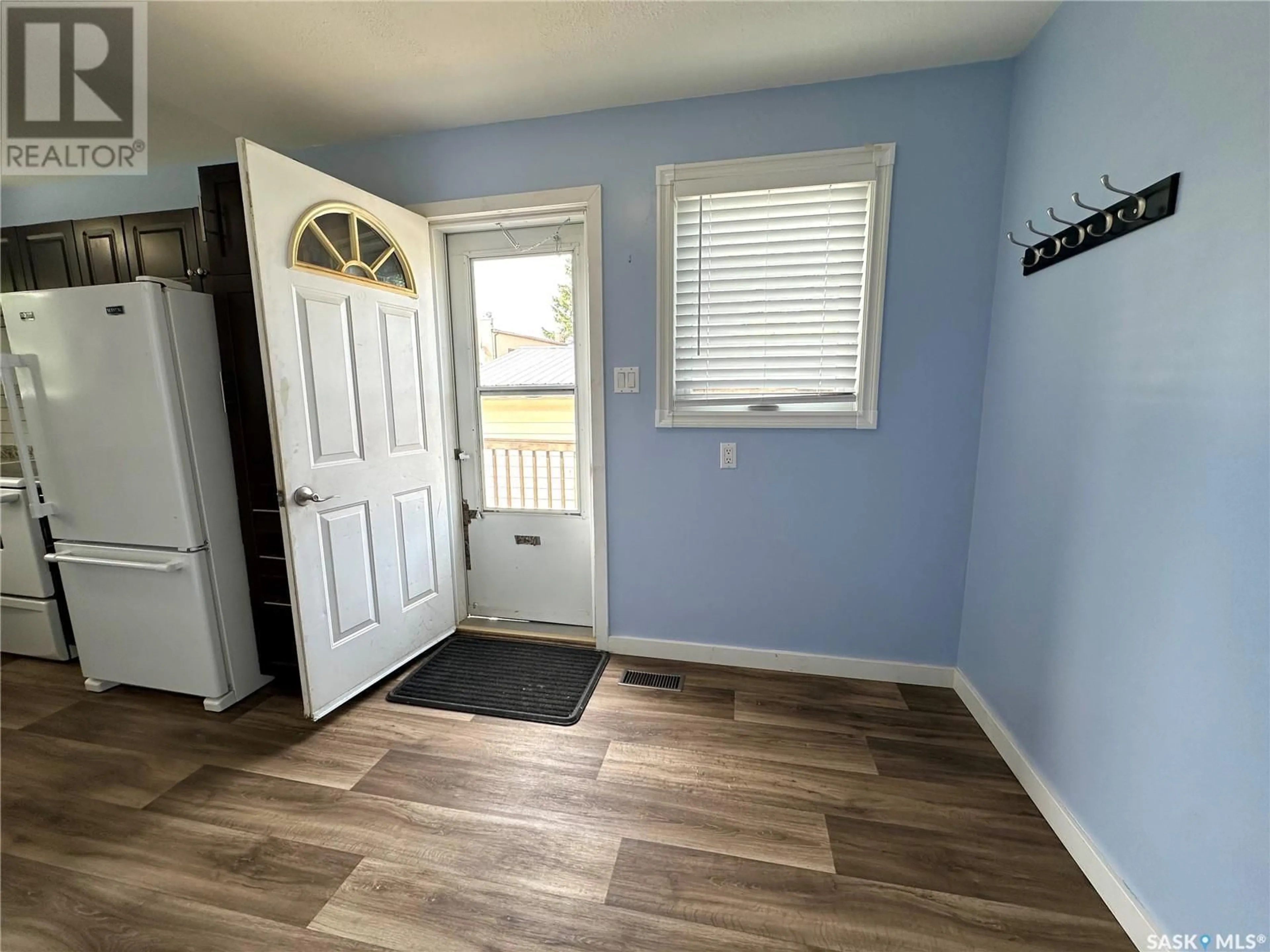 Indoor entryway for 101 1ST AVENUE, Medstead Saskatchewan S0M1W0