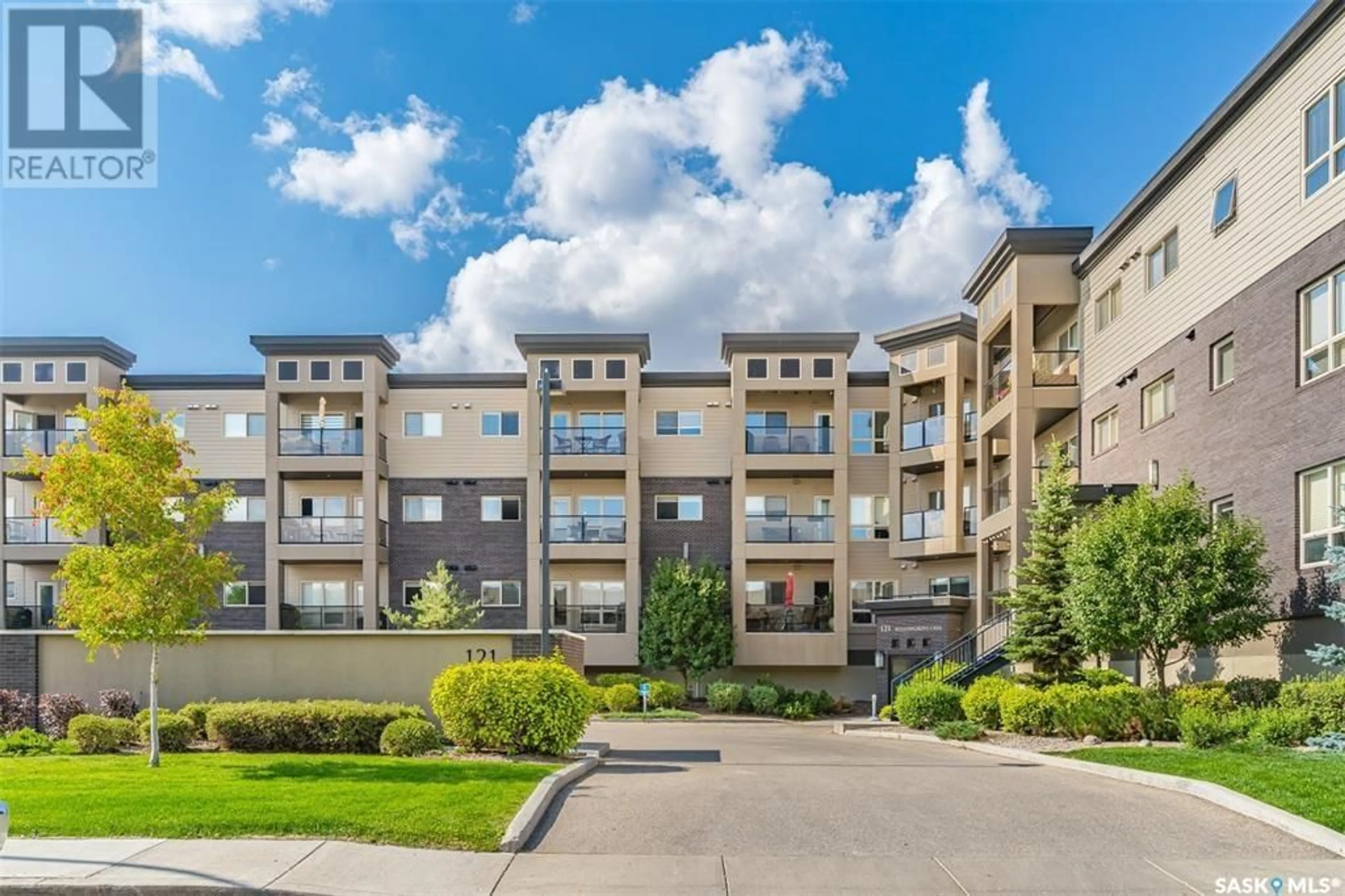 Patio, unknown for 121 - 122 WILLOWGROVE CRESCENT, Saskatoon Saskatchewan S7W0N4