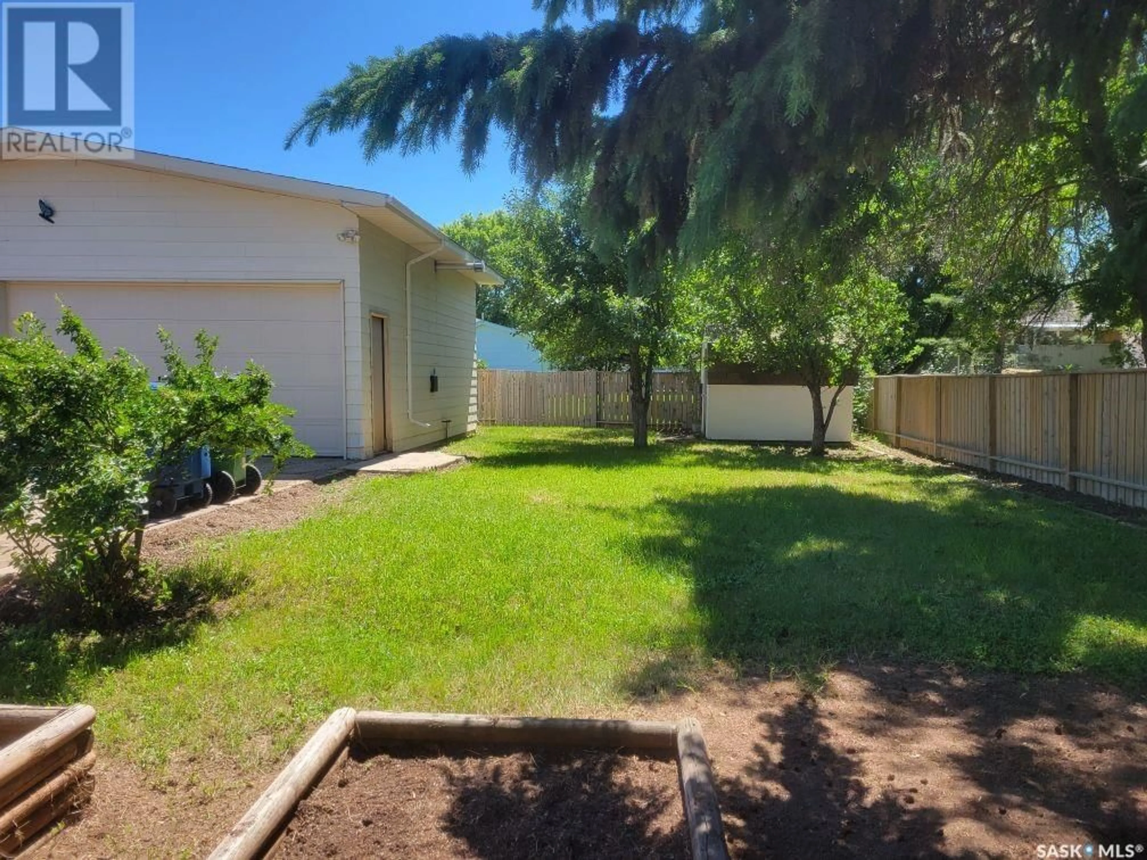 A pic from outside/outdoor area/front of a property/back of a property/a pic from drone, street for 54 BUTTERCUP CRESCENT, Moose Jaw Saskatchewan S6J1A4