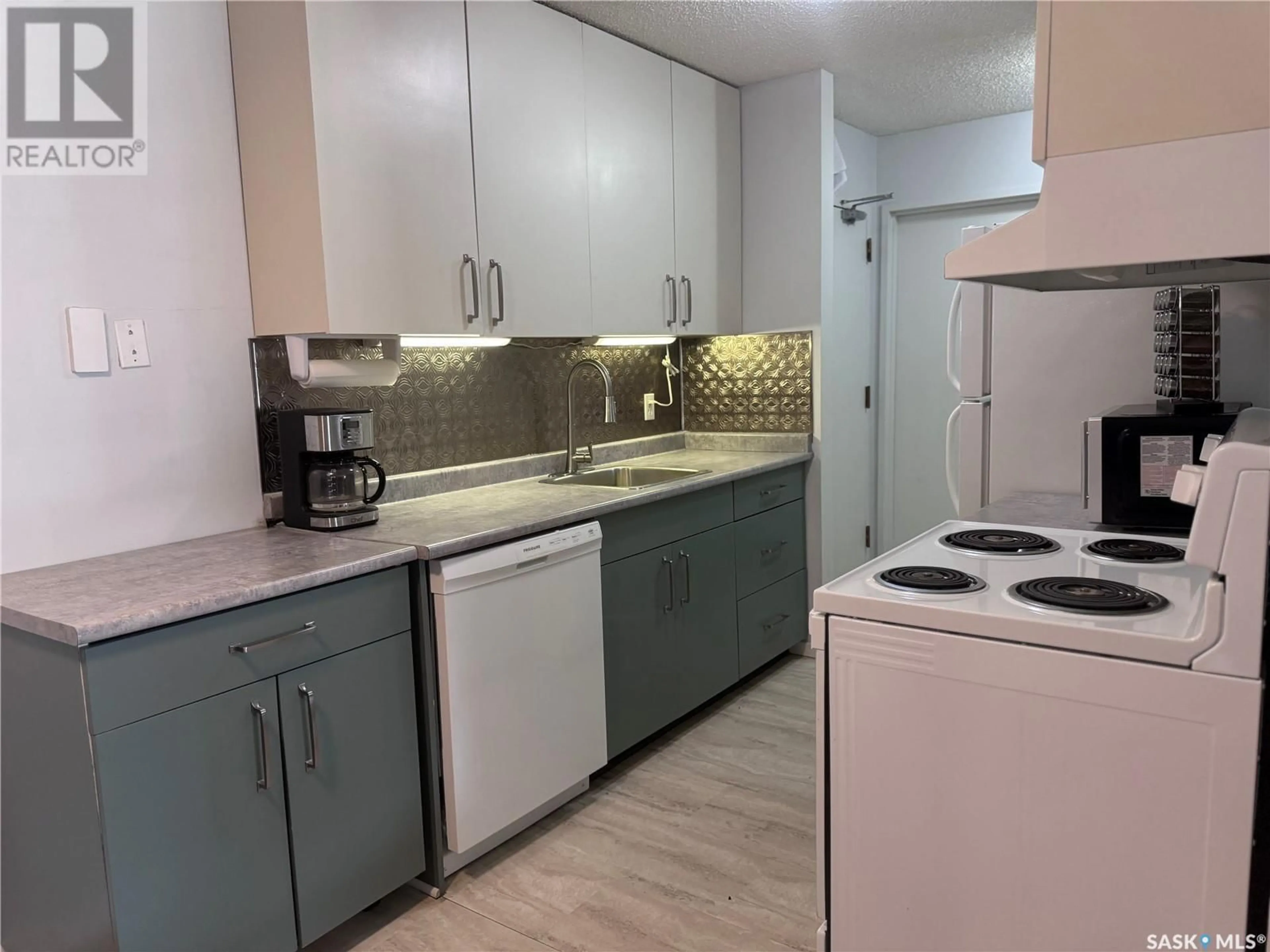Standard kitchen, unknown for 210 - 510 PRAIRIE AVENUE, Saskatoon Saskatchewan S7N2E5