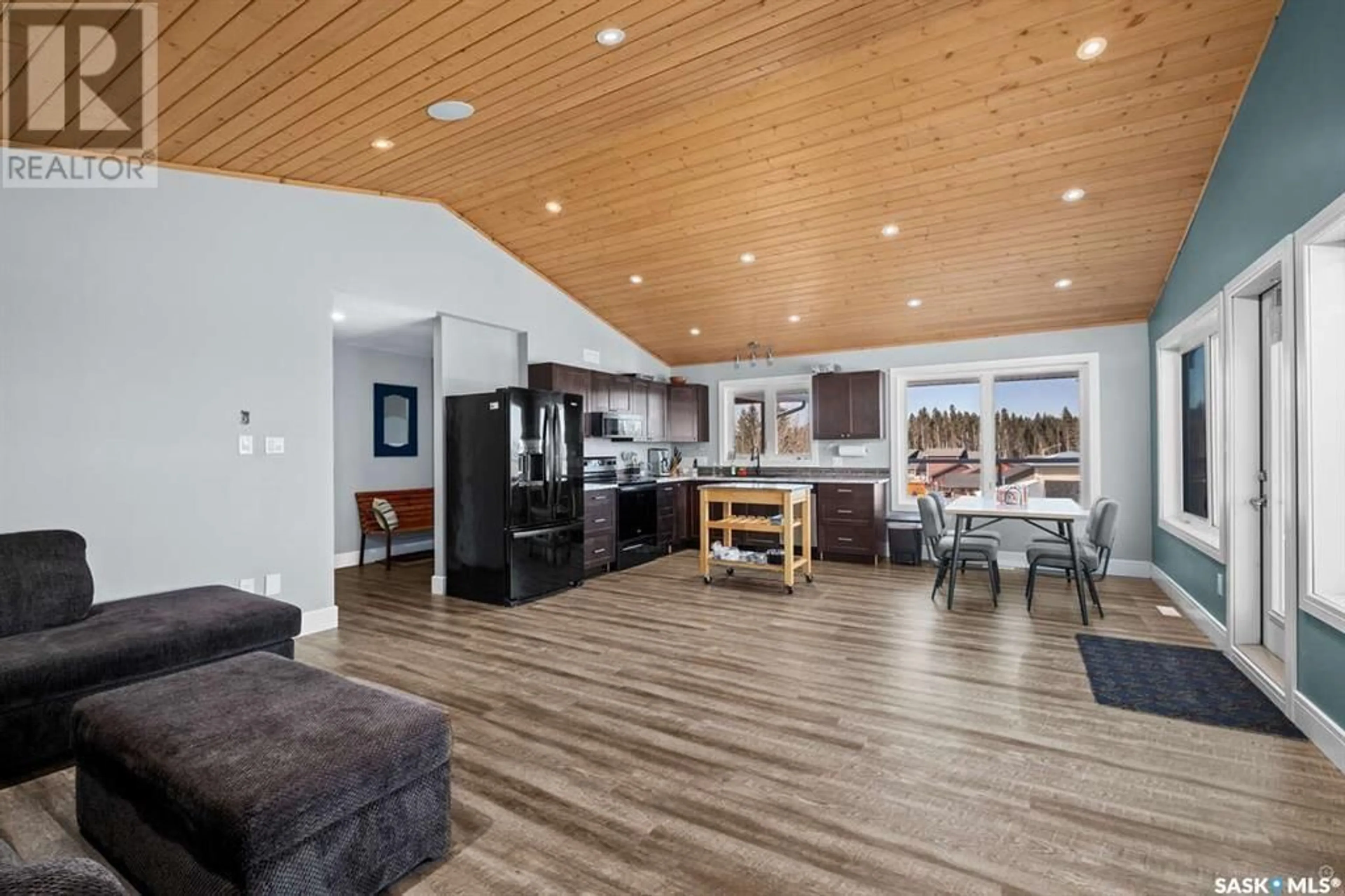 Open concept kitchen, wood/laminate floor for 4 PANTHER PARKWAY, Candle Lake Saskatchewan S0J3E0