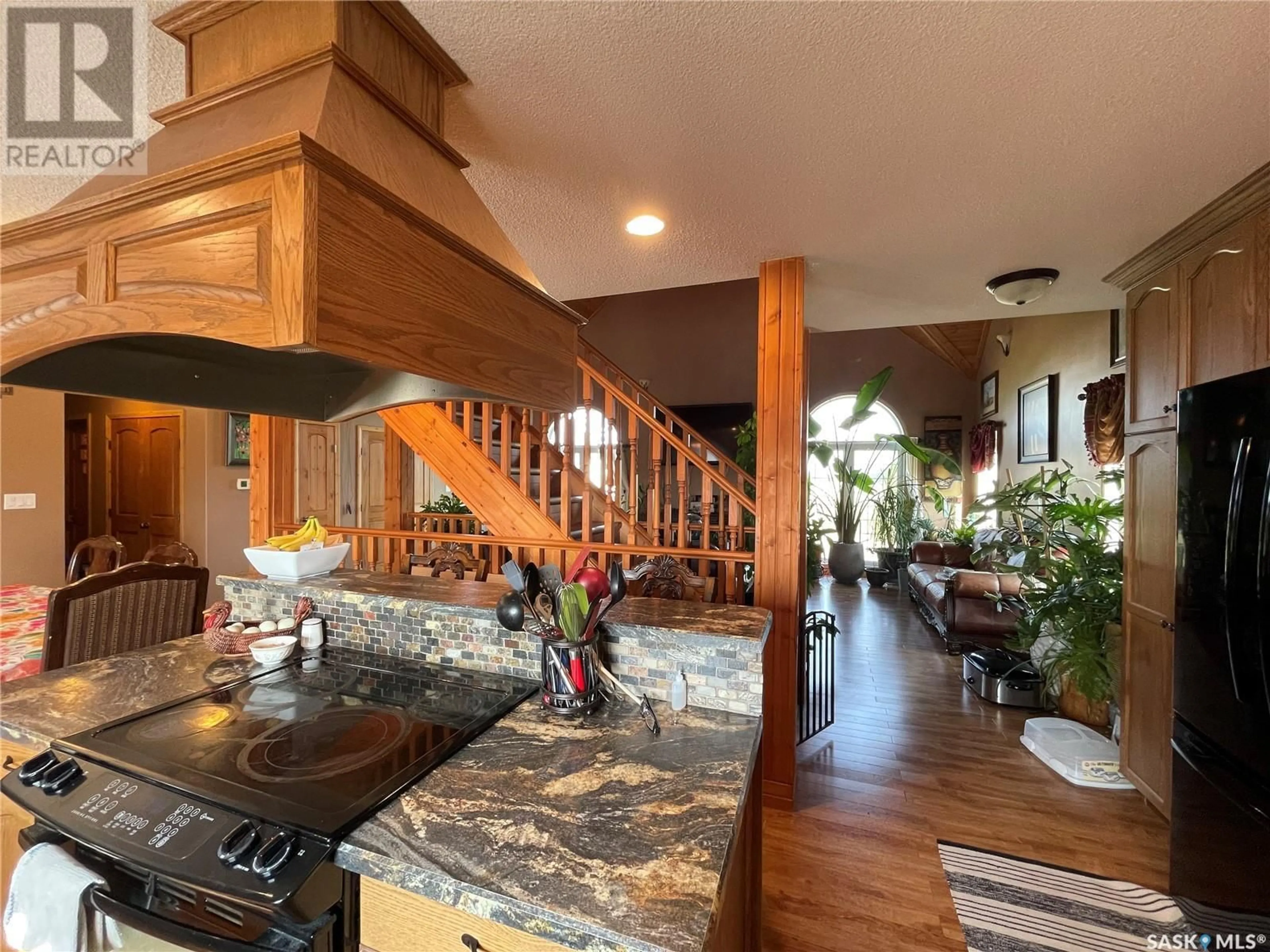 Open concept kitchen, unknown for 27 MEADOW LAKE EAST, Meadow Lake Rm No.588 Saskatchewan S9X1Y1