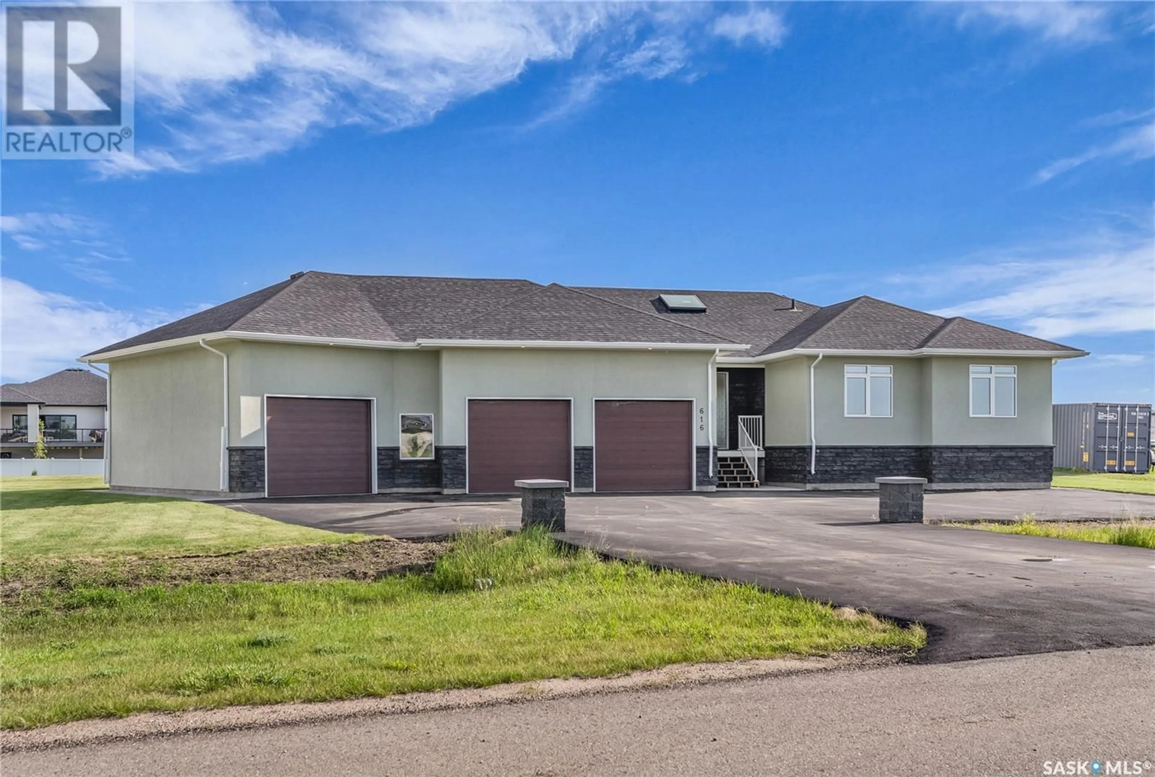 Home with vinyl exterior material, street for 616 EDGEMONT STREET, Corman Park Rm No. 344 Saskatchewan S7J2B9