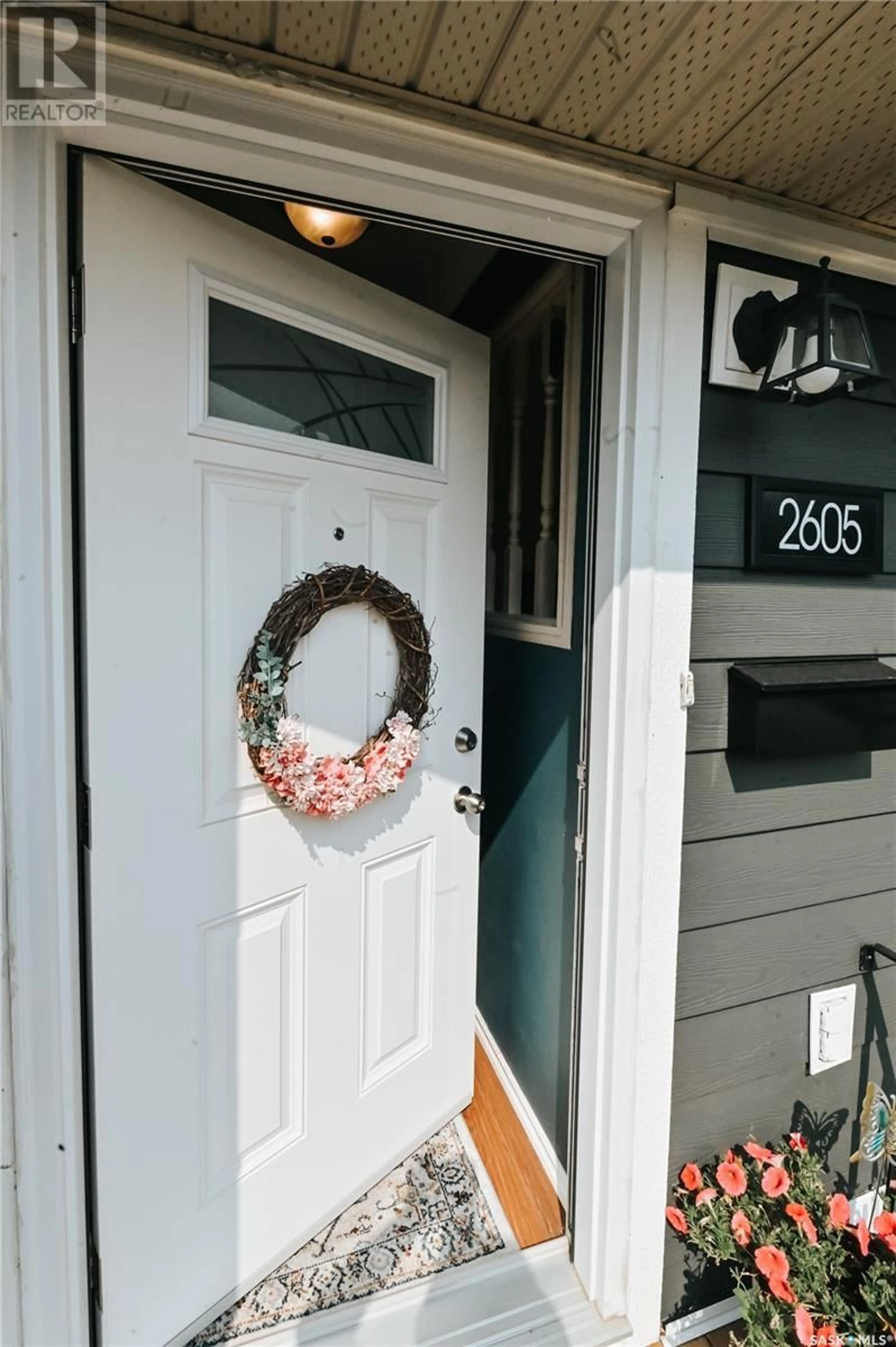 Indoor entryway for 2605 15TH AVENUE, Prince Albert Saskatchewan S6V6H4