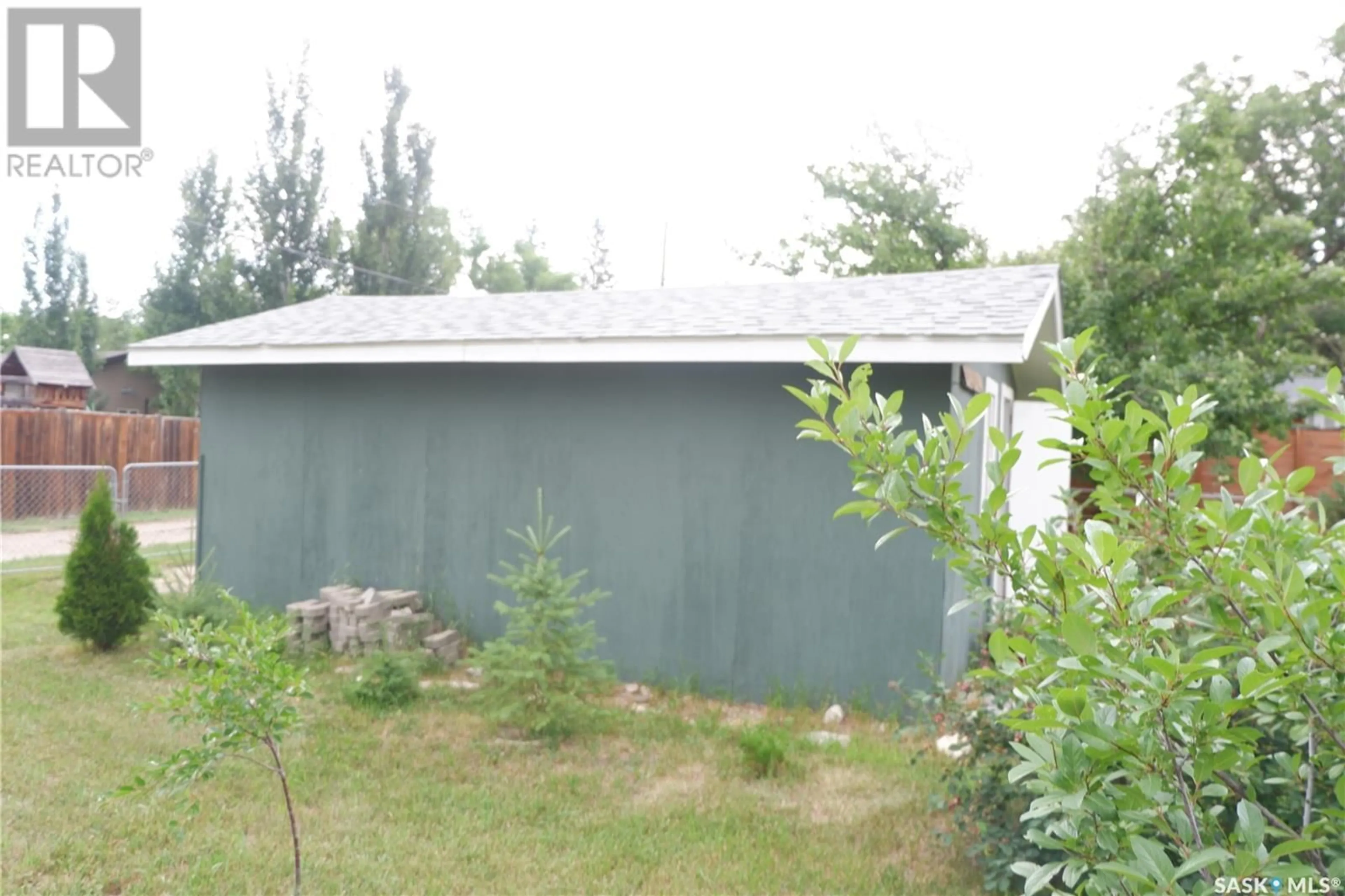 Shed for 220 6TH AVENUE, Assiniboia Saskatchewan S0H0B0