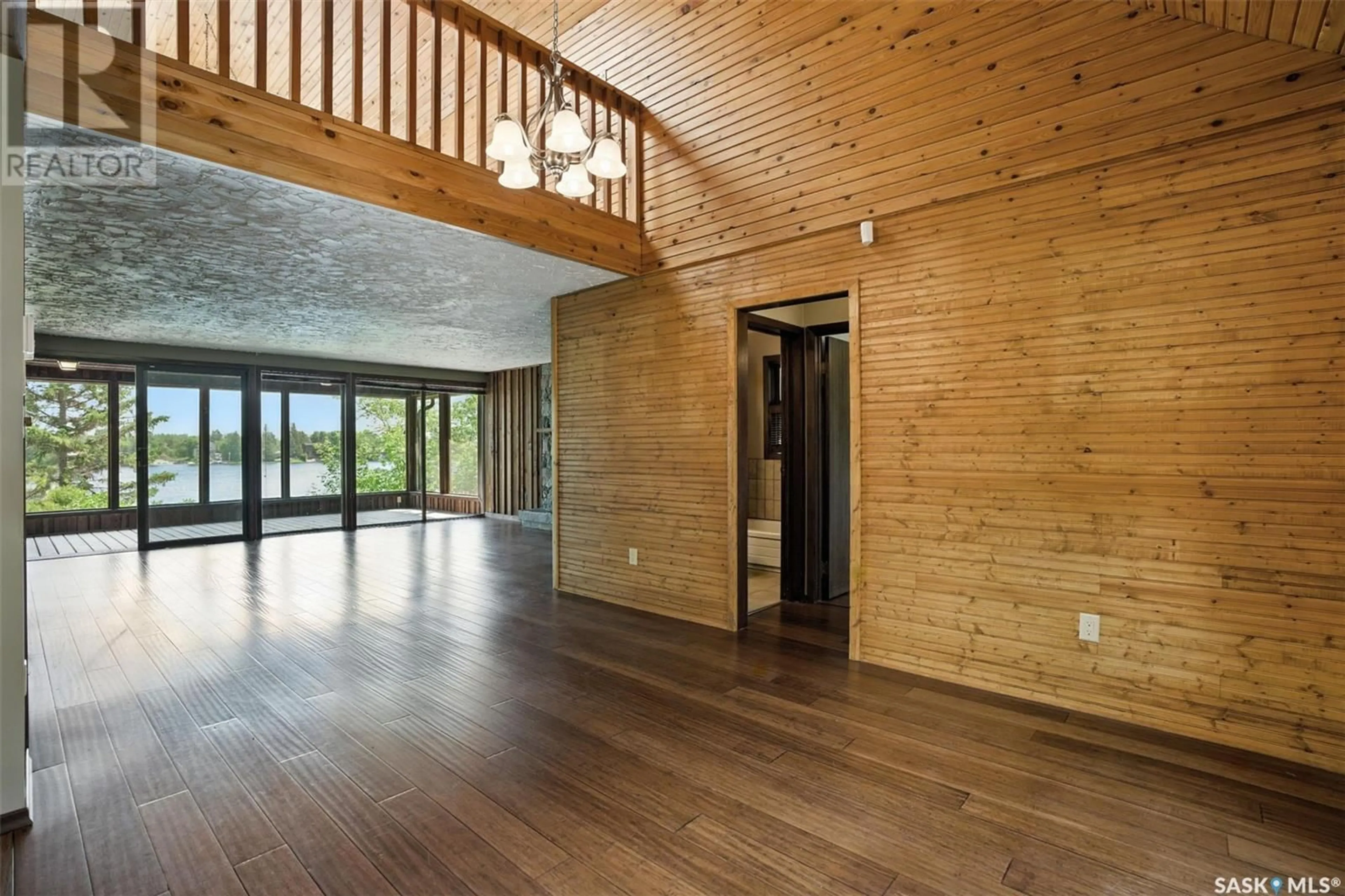 Indoor foyer for 10 LAKESIDE DRIVE, Pike Lake Provincial Park Saskatchewan S7K1N2