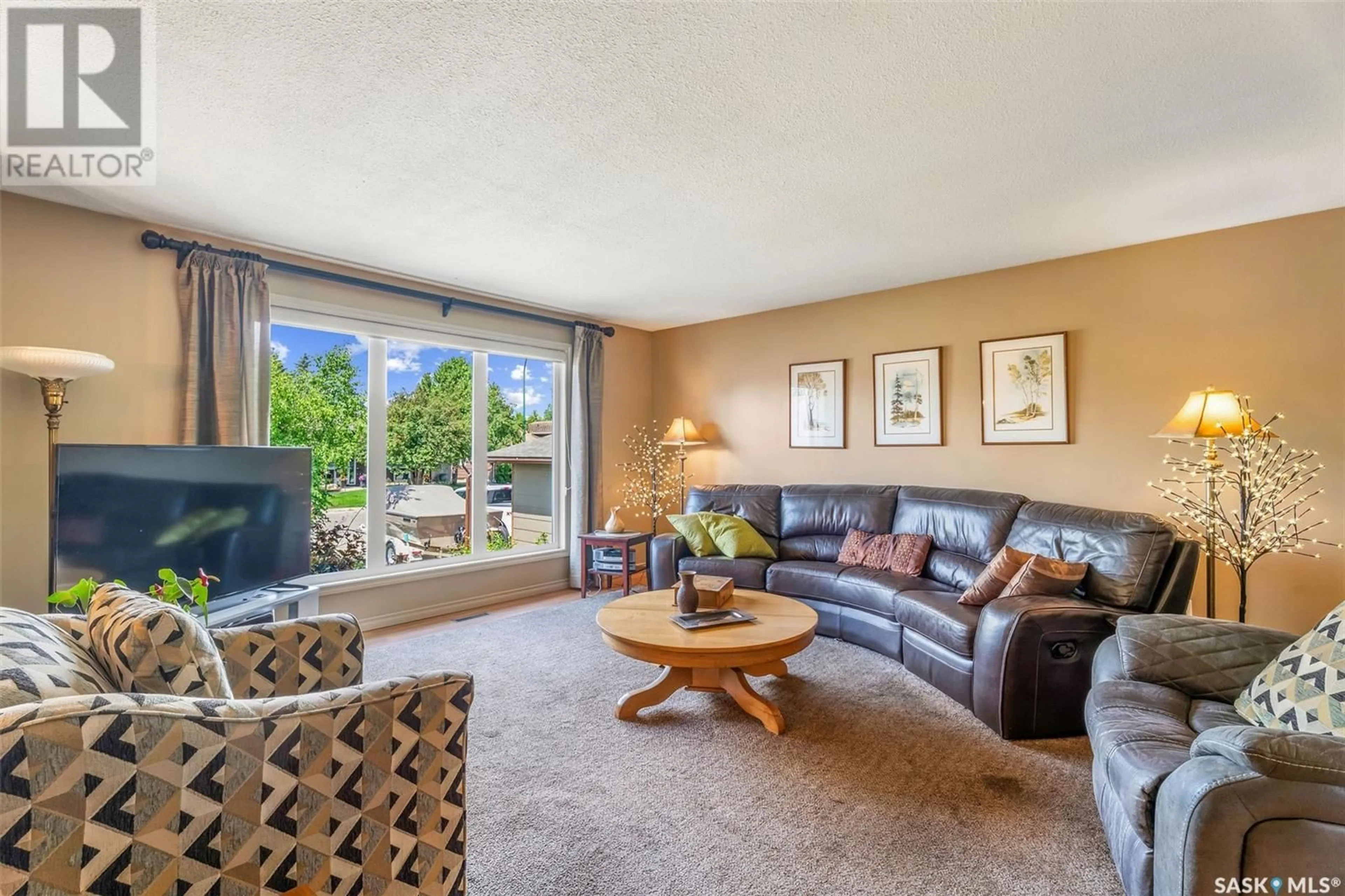 Living room with furniture, carpet floor for 3056 BLISS CRESCENT, Prince Albert Saskatchewan S6V7N3