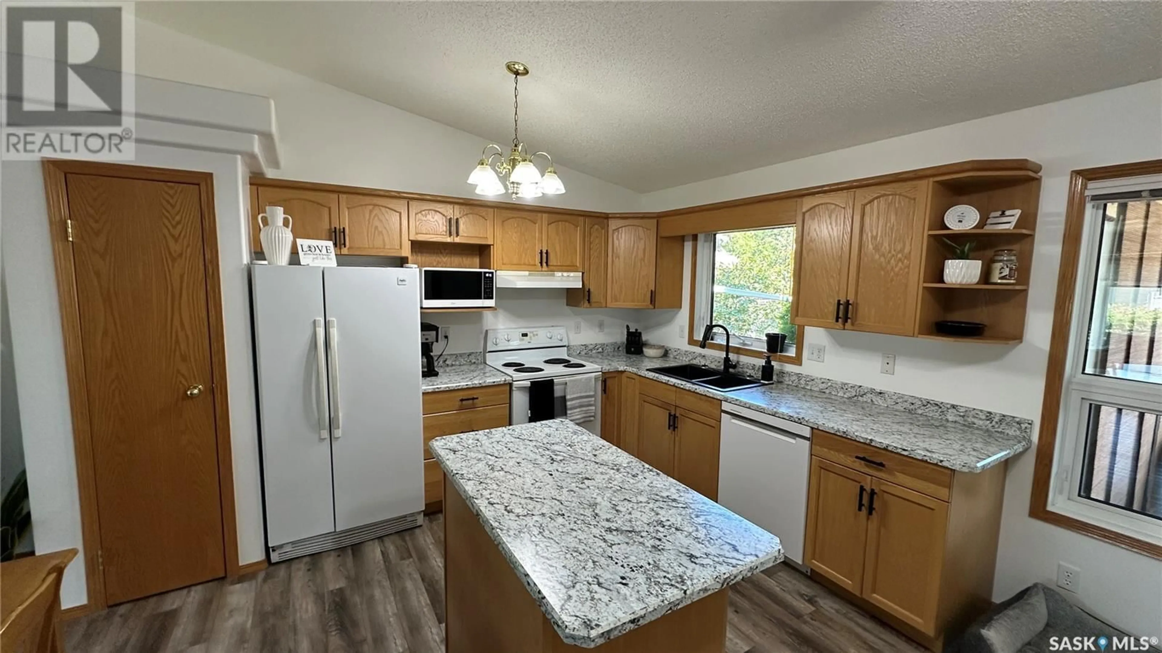 Standard kitchen, unknown for 903 104TH AVENUE, Tisdale Saskatchewan S0E1T0