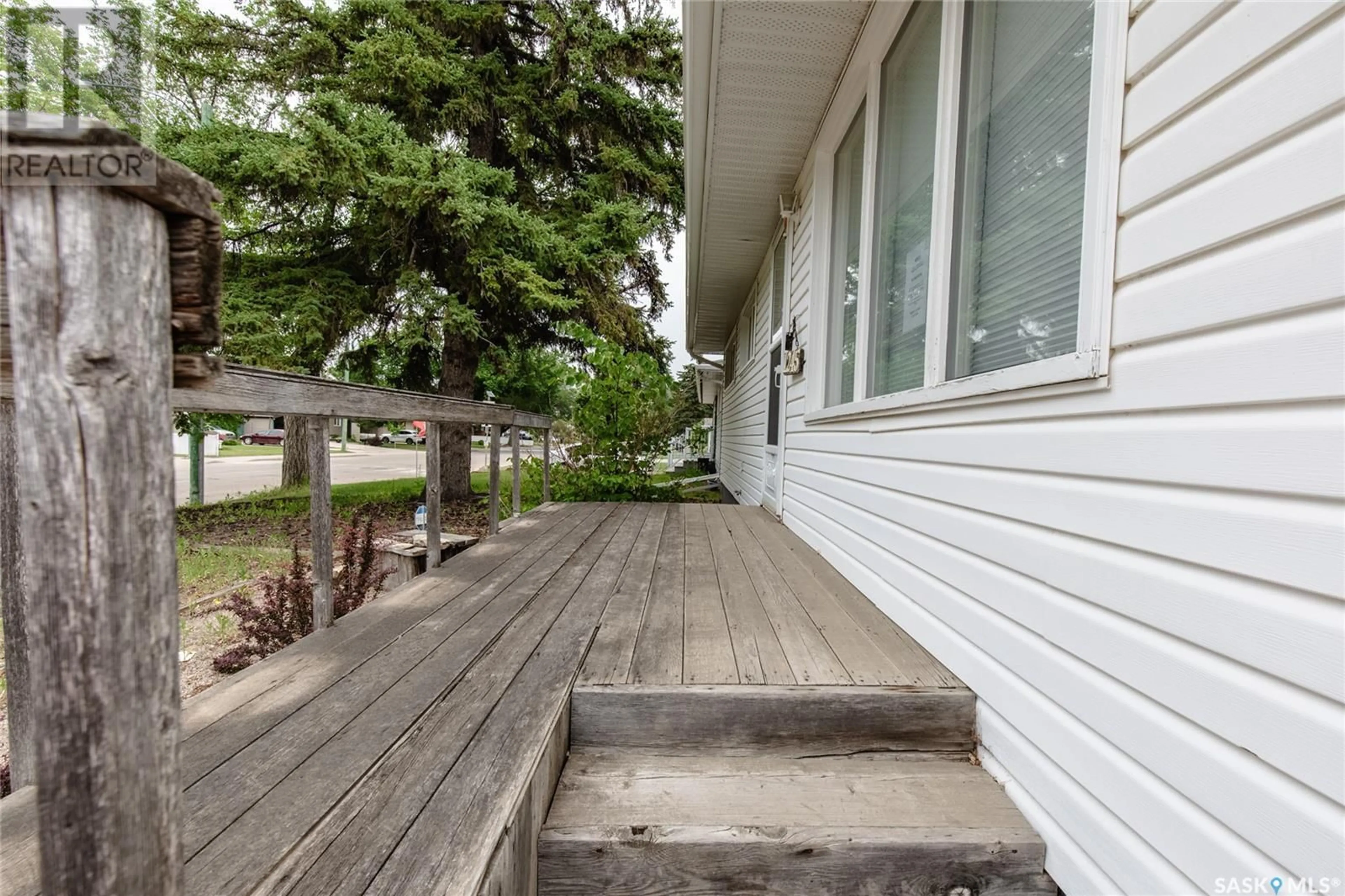 Patio, street for 1245 GRACE STREET, Moose Jaw Saskatchewan S6H3C6