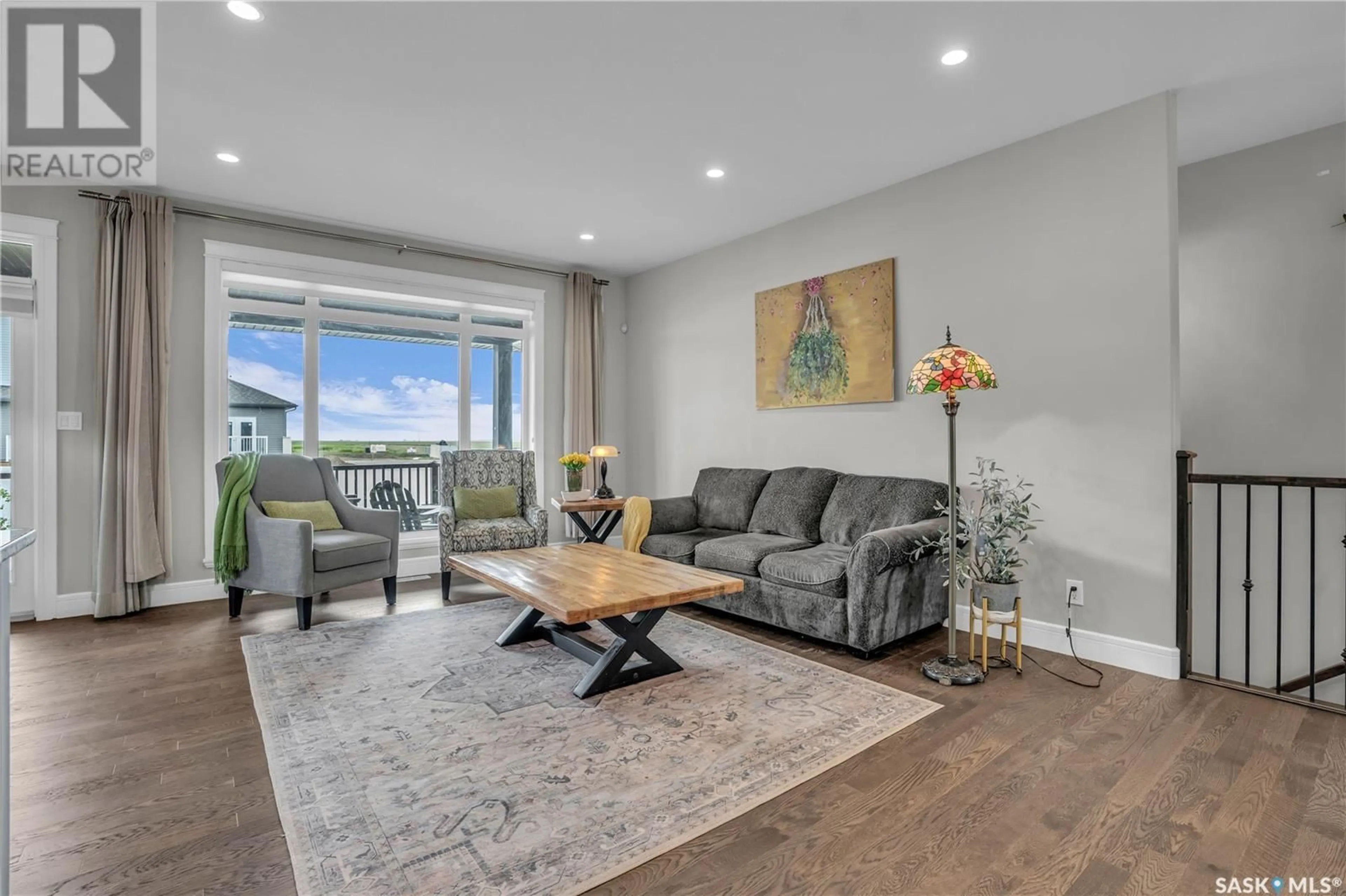 Living room with furniture, unknown for 400 PRAIRIE VIEW DRIVE, Dundurn Saskatchewan S0K1K1